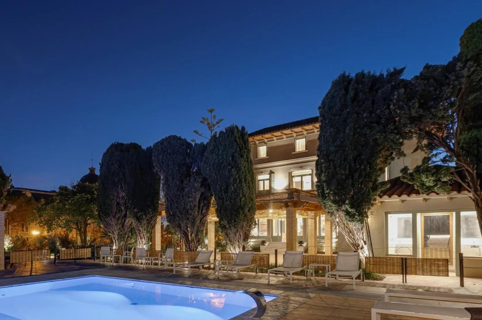 Property building in Hotel Boutique Mirlo Barcelona