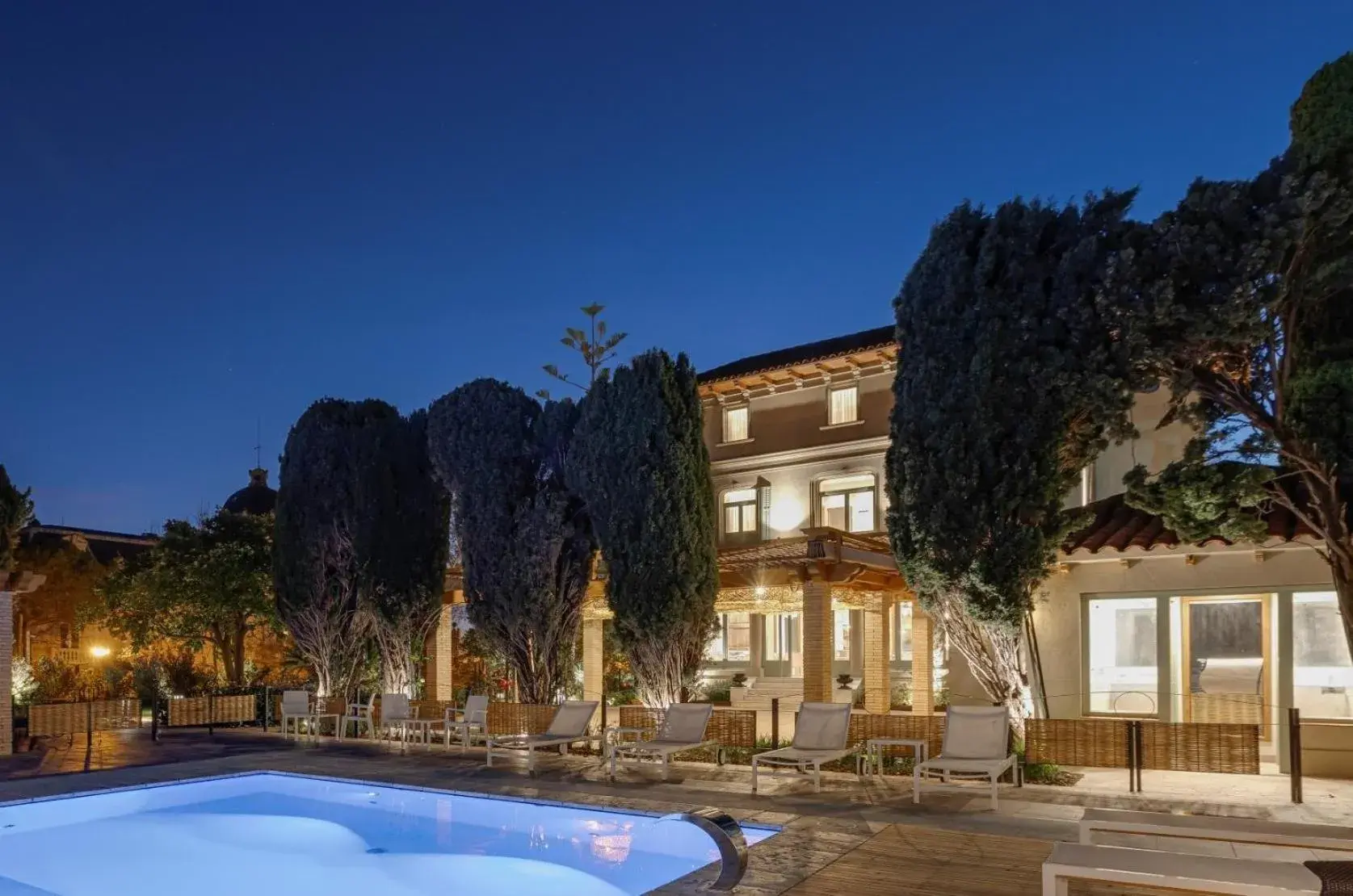 Property building in Hotel Boutique Mirlo Barcelona Property building in Hotel Boutique Mirlo Barcelona