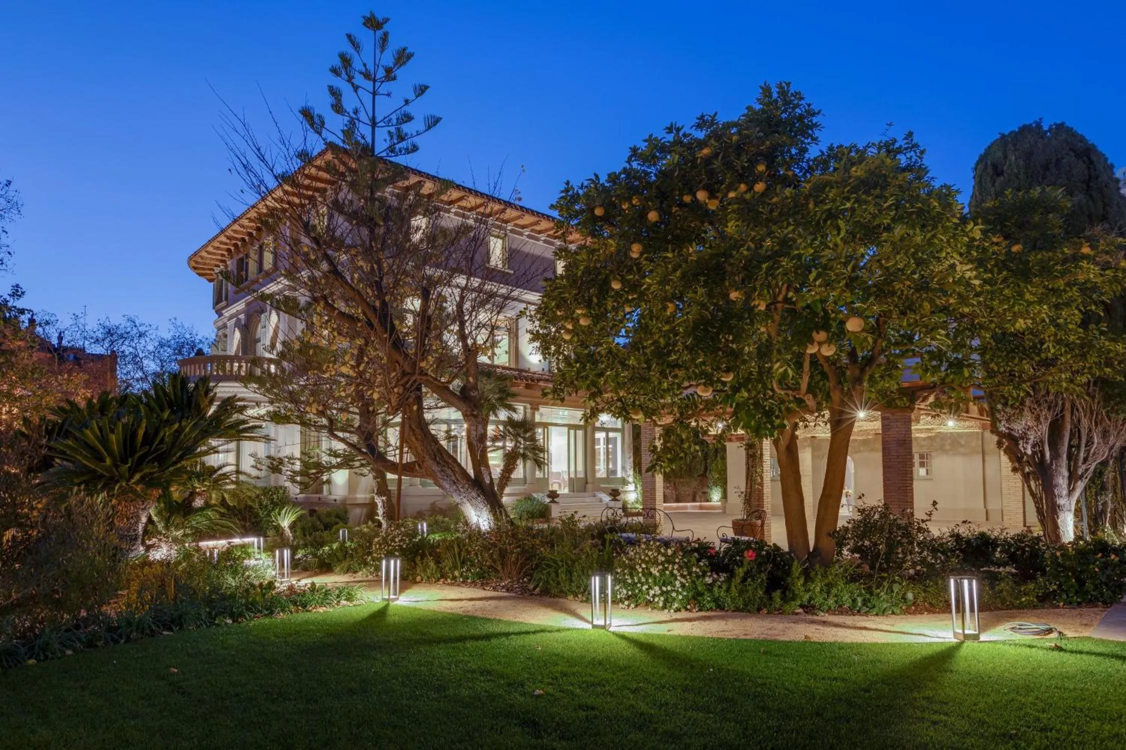 Property building in Hotel Boutique Mirlo Barcelona