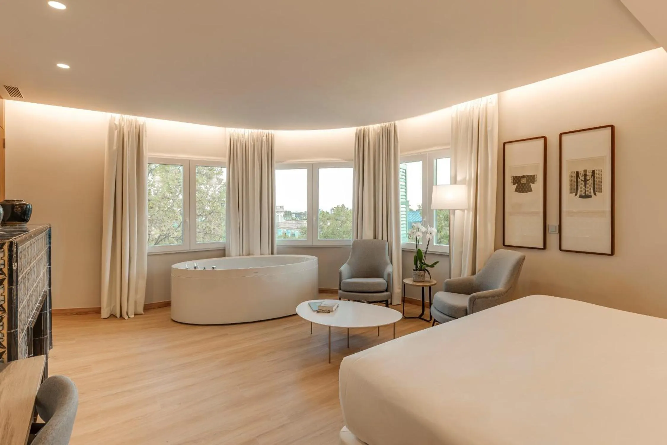 Hot Tub, Bed in Hotel Boutique Mirlo Barcelona