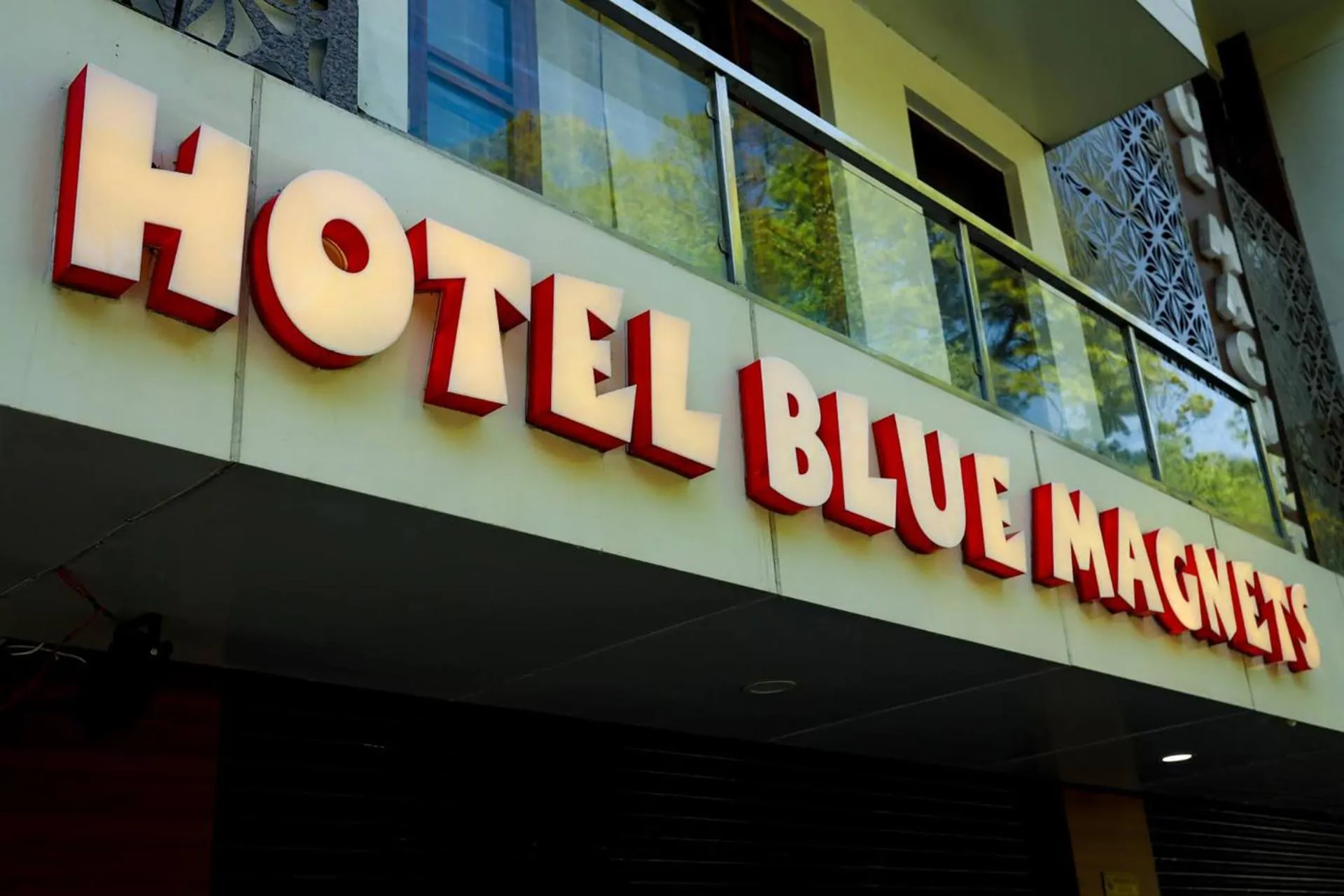 The Hoften Blue Magnets, Dalhousie