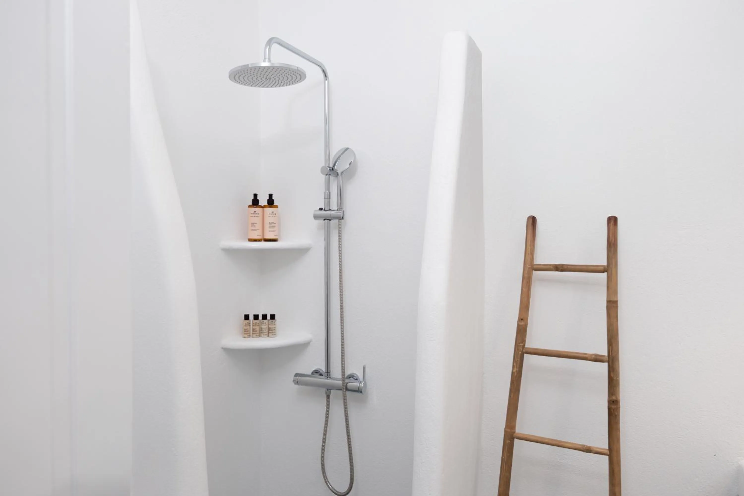 Bathroom in Cilon Suites Santorini