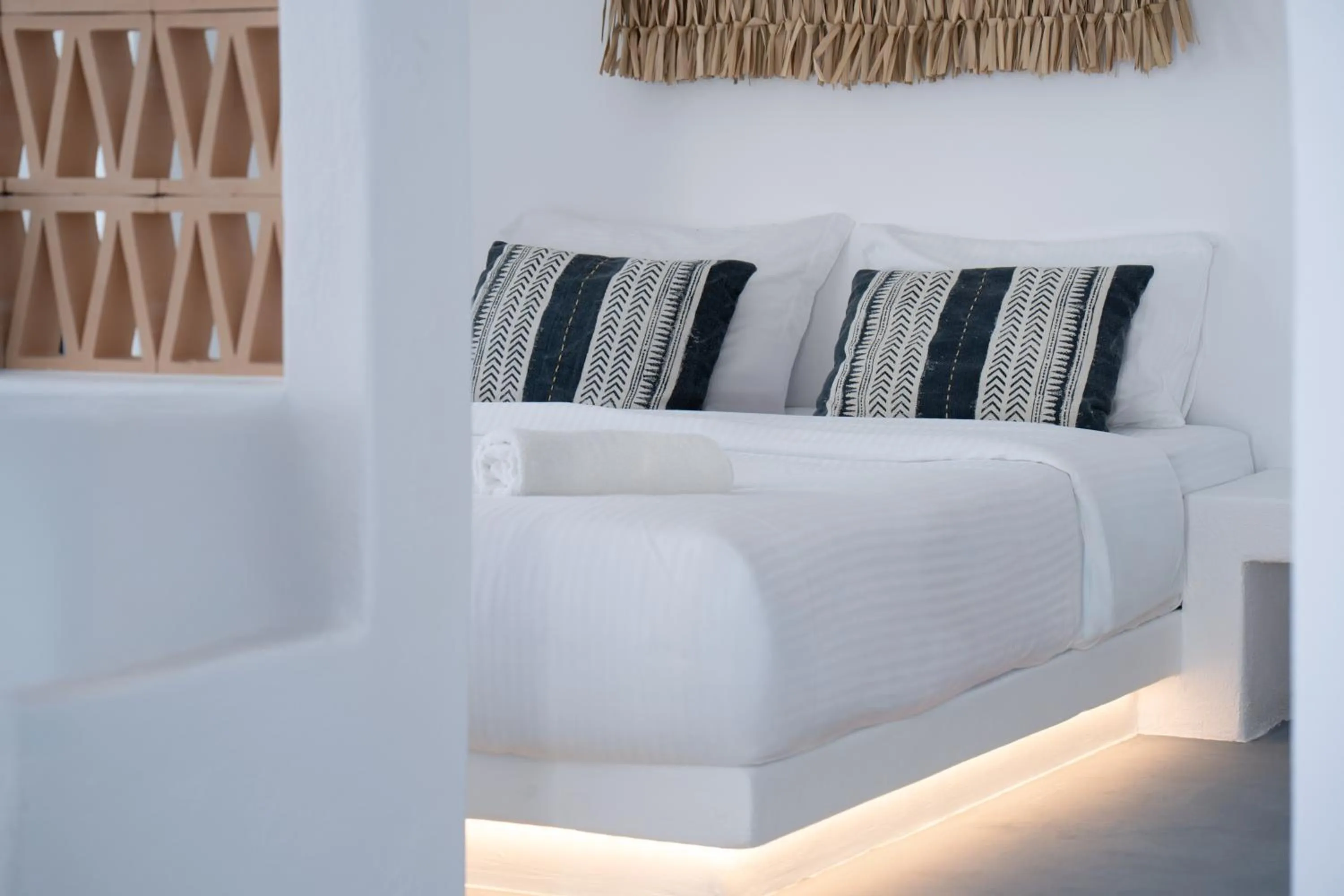 Bed in Cilon Suites Santorini