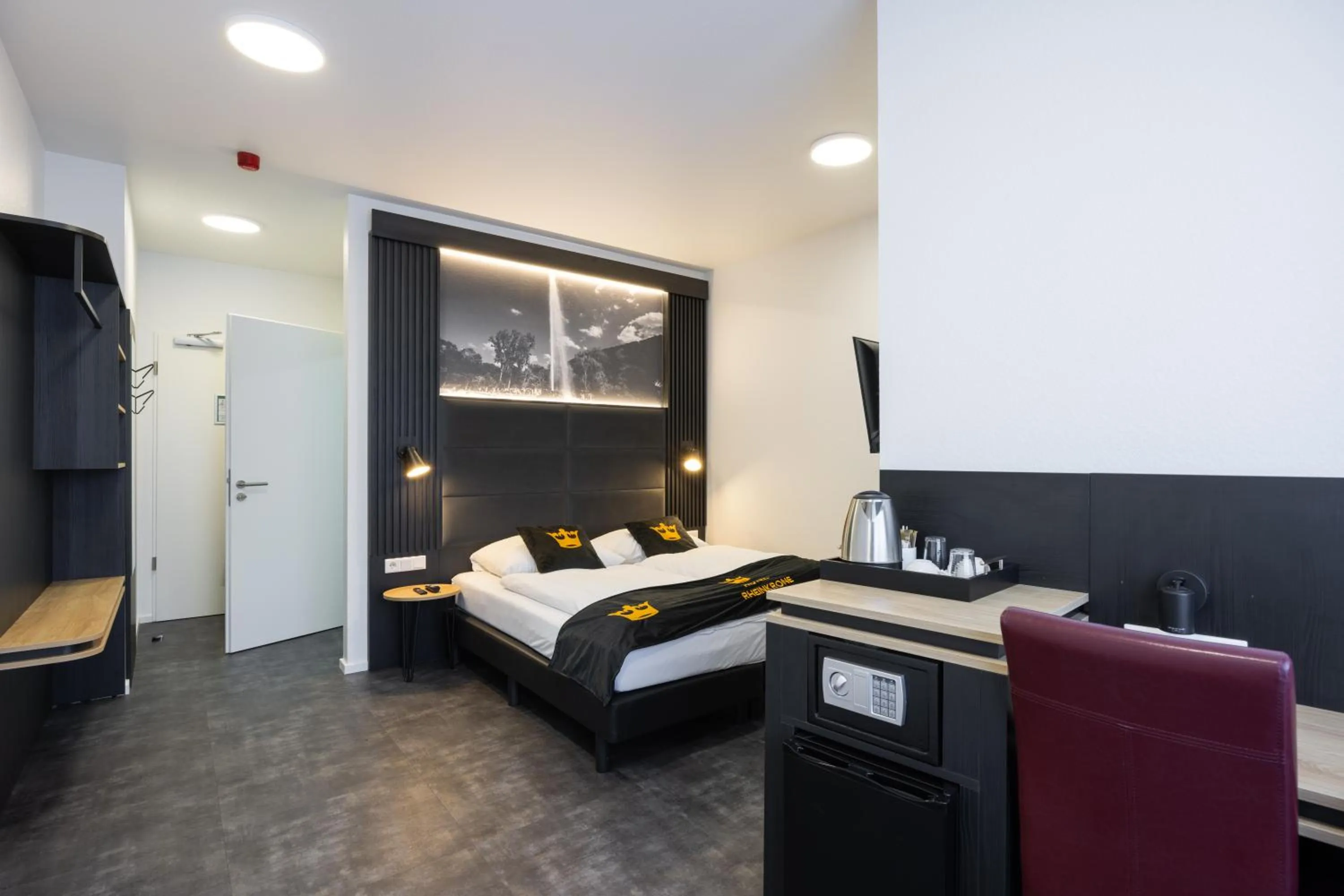 Bedroom, Bed in Panorama Hotel Rheinkrone