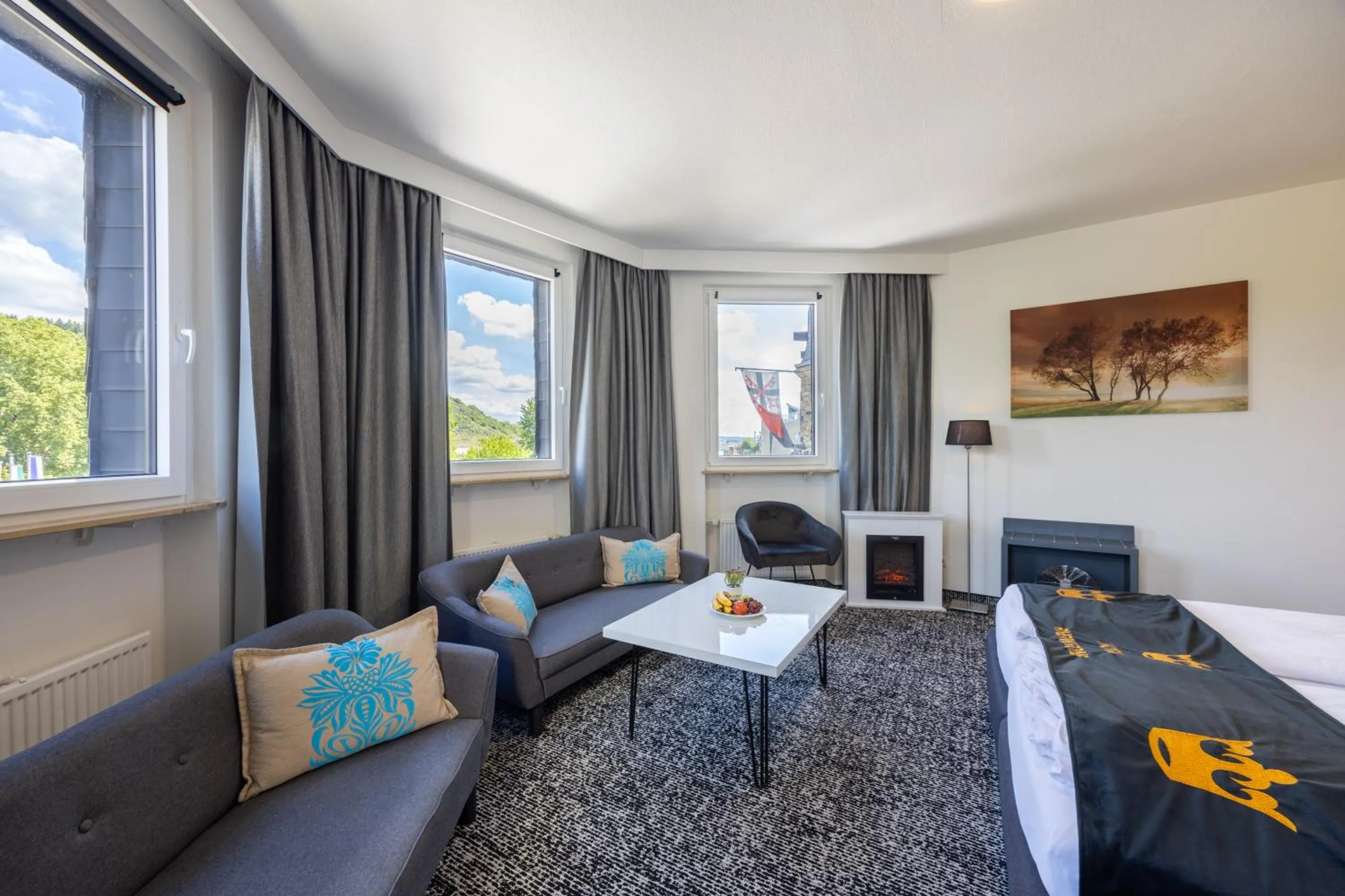 Seating area, Bed in Panorama Hotel Rheinkrone