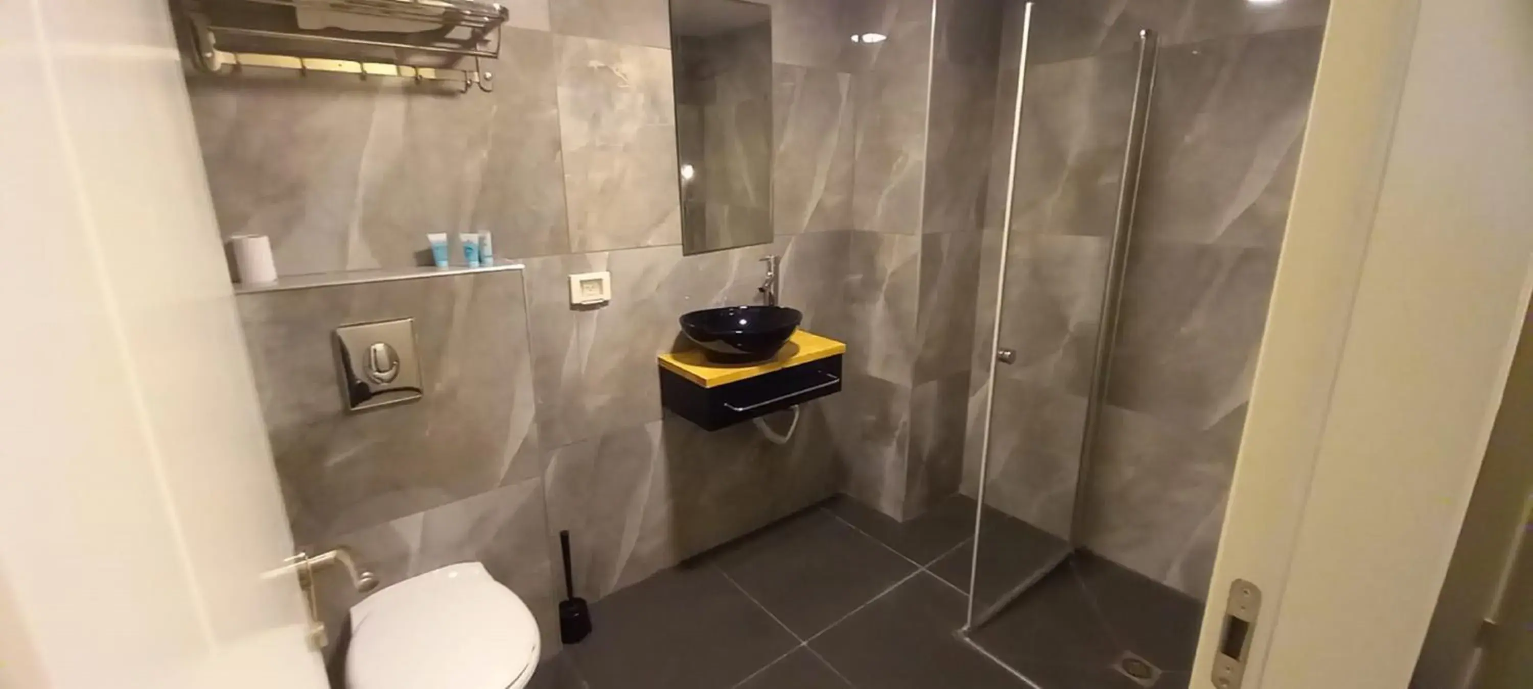 Deluxe Double Room in Moon TLV - 4th floor Deluxe Double Room in Moon TLV - 4th floor