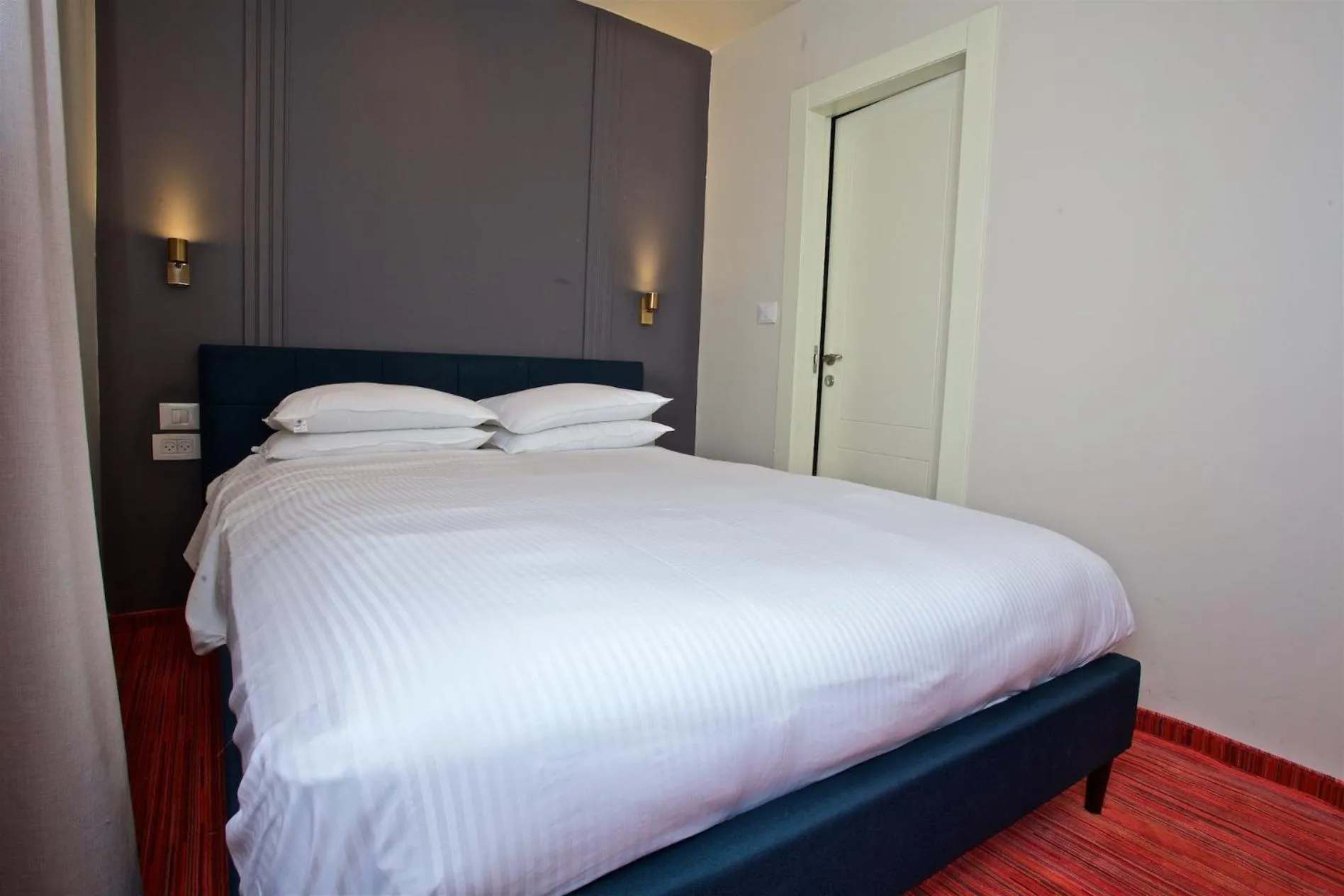 Bed in Moon TOP- 4th floor