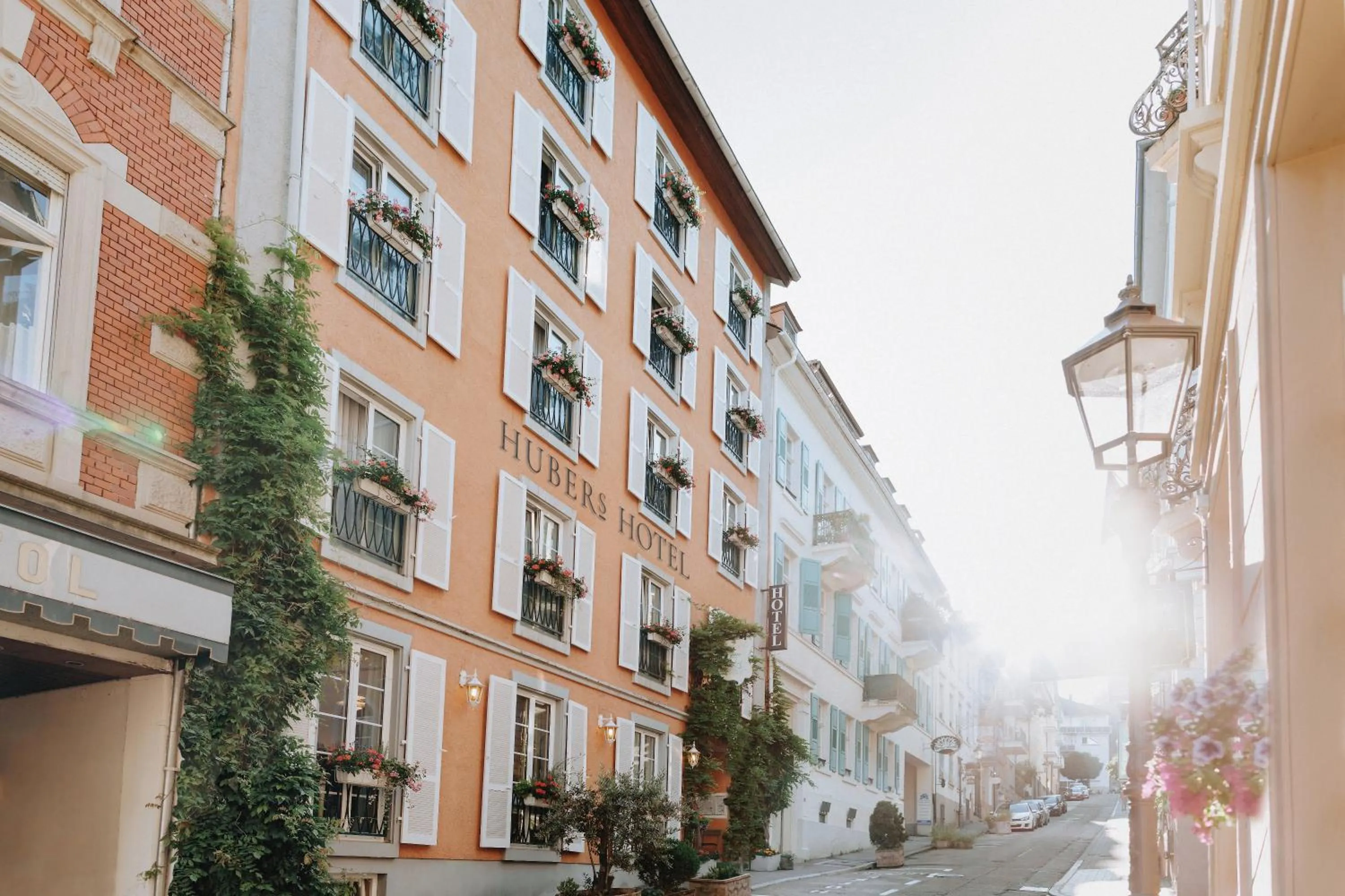 Property logo or sign in Huber's Hotel