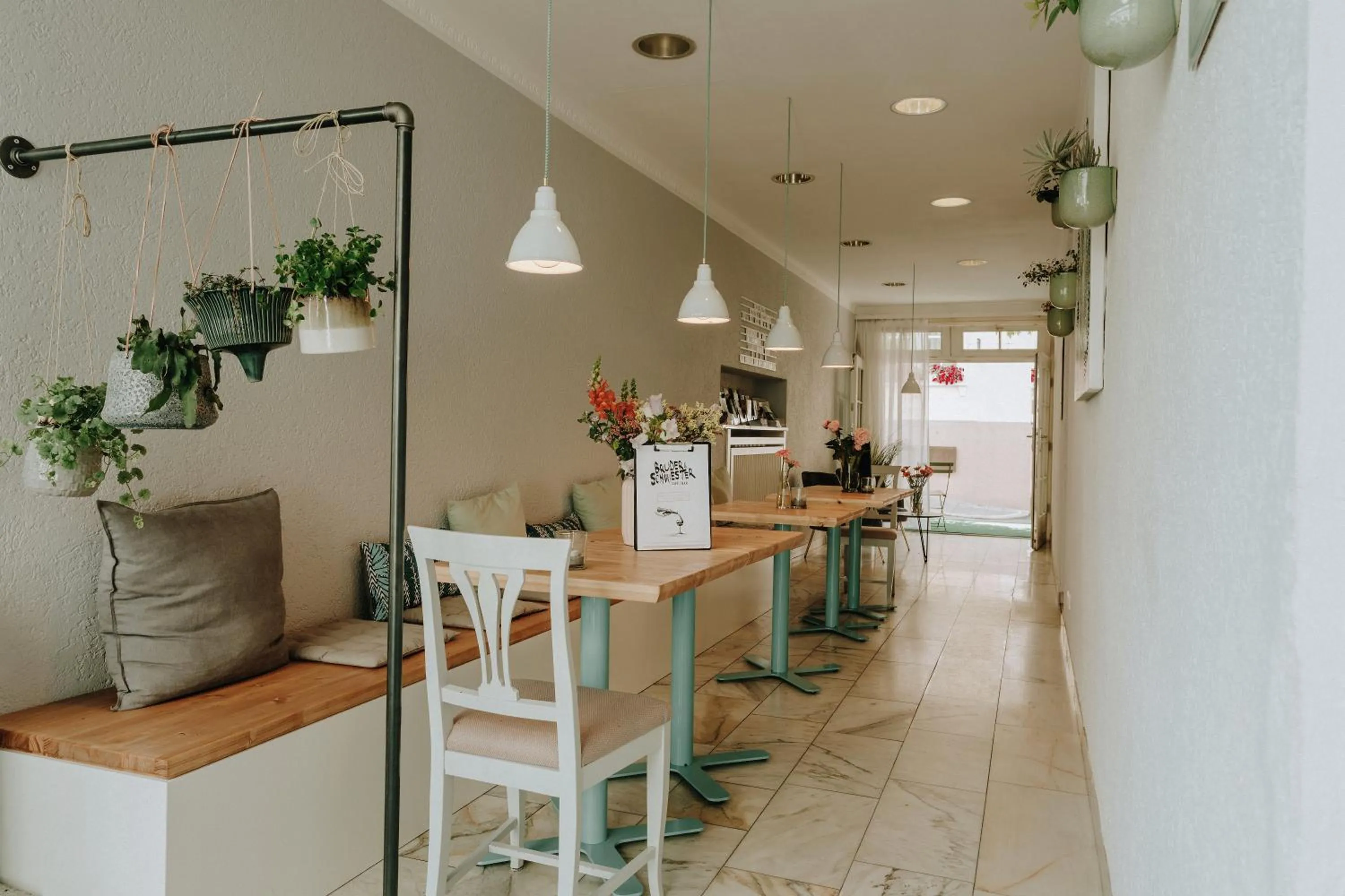 Living room in Huber's Hotel