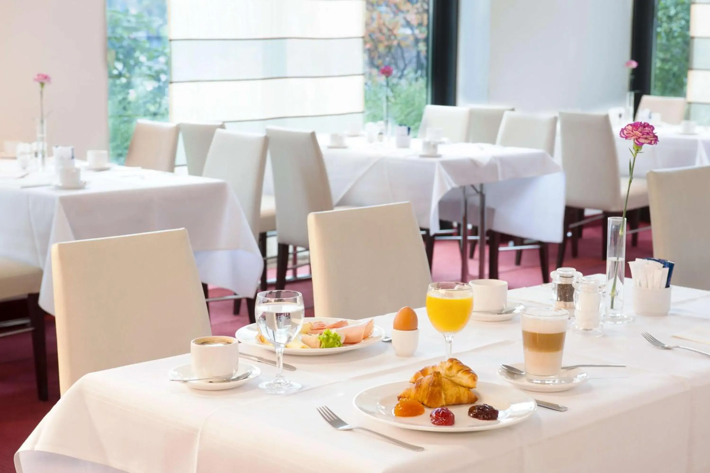 Restaurant/places to eat in NH Oberhausen Restaurant/places to eat in NH Oberhausen