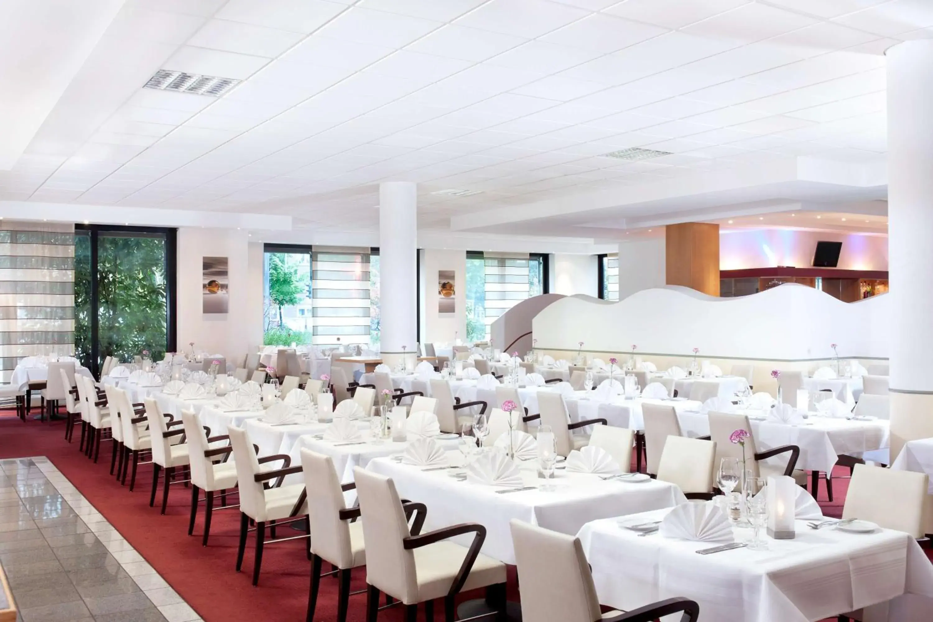 Restaurant/places to eat in NH Oberhausen Restaurant/places to eat in NH Oberhausen