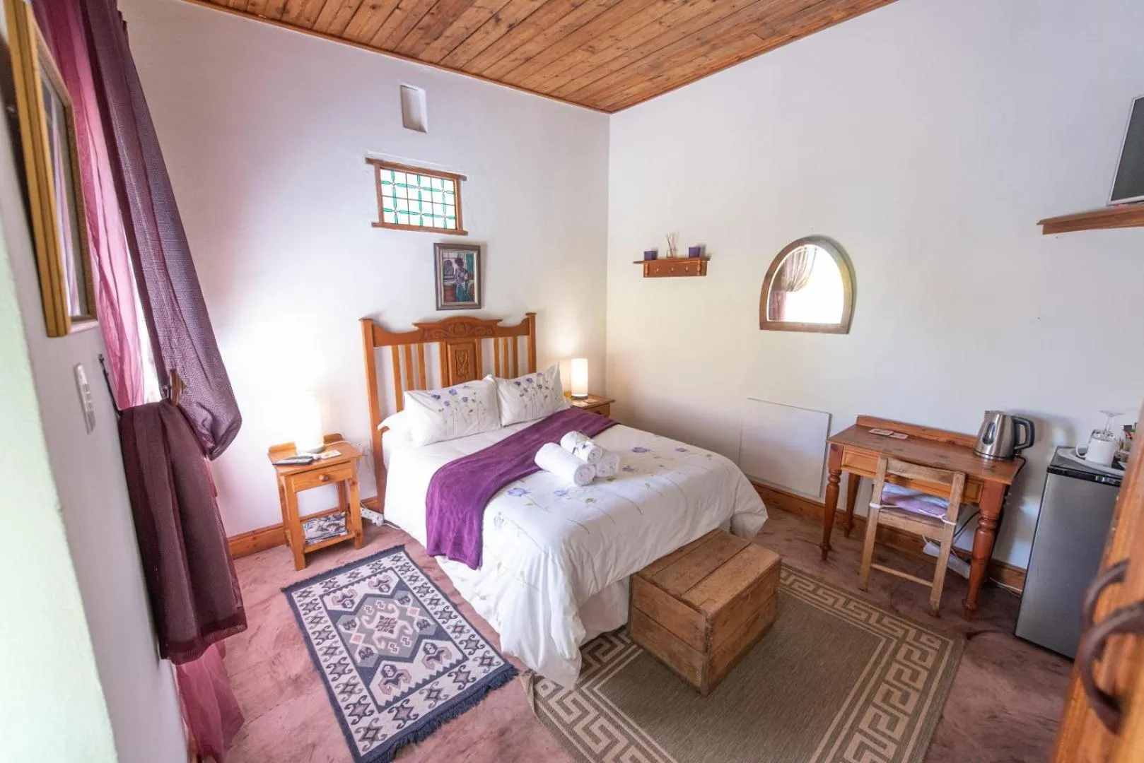 Double Room with Garden View - single occupancy in Leo Guest House