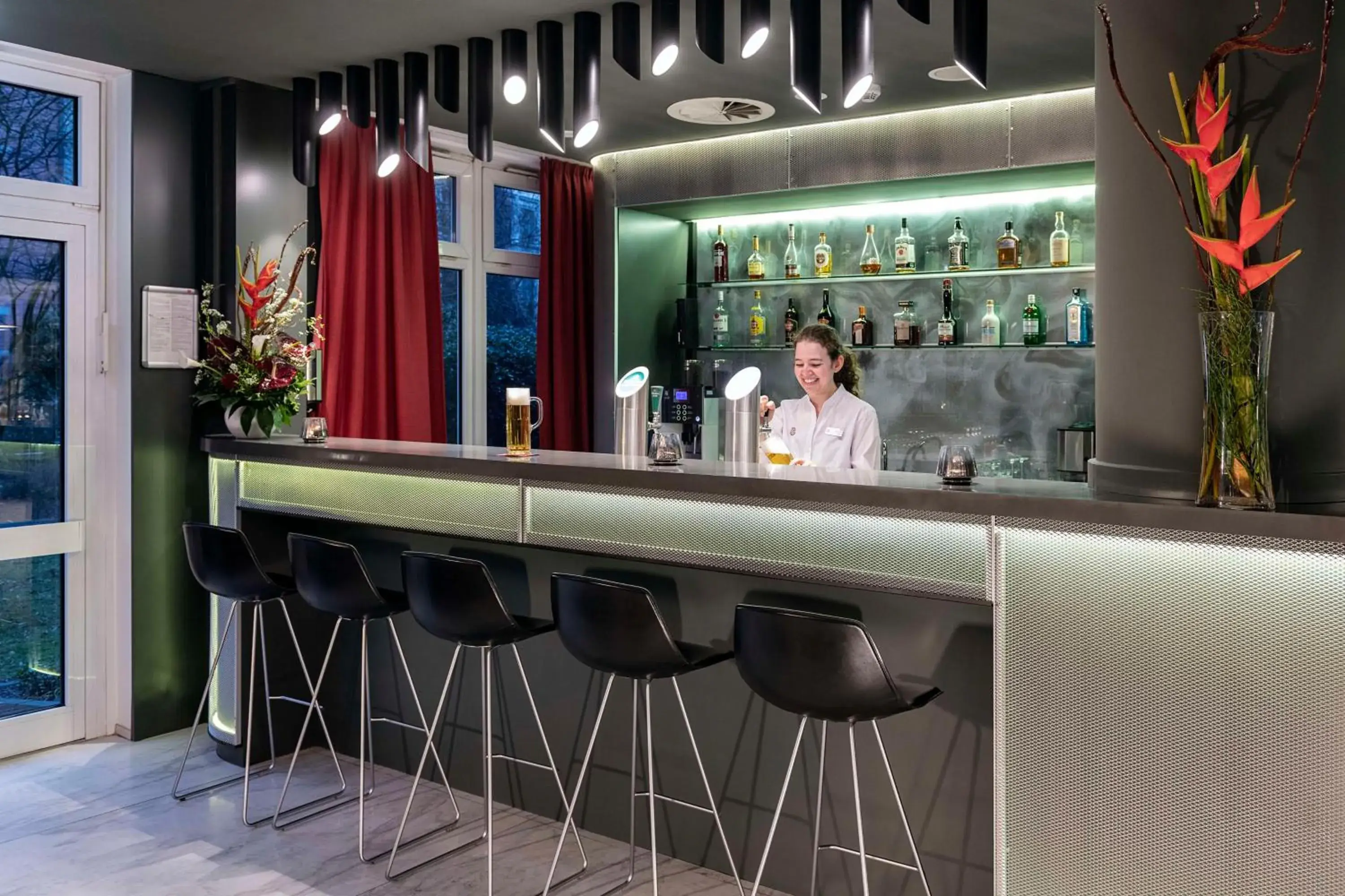 Lounge or bar in NH Collection Hamburg City Lounge or bar in NH Collection Hamburg City