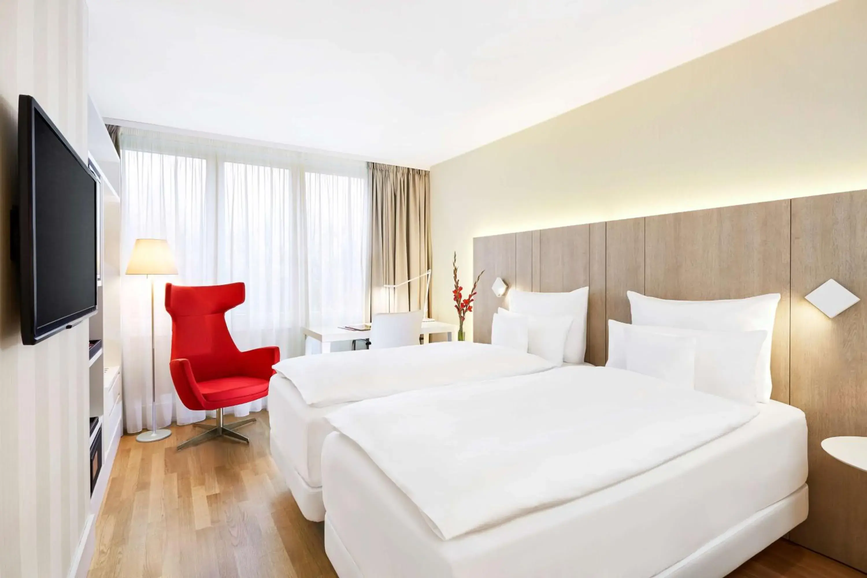 Photo of the whole room, Bed in NH Collection Hamburg City Photo of the whole room, Bed in NH Collection Hamburg City