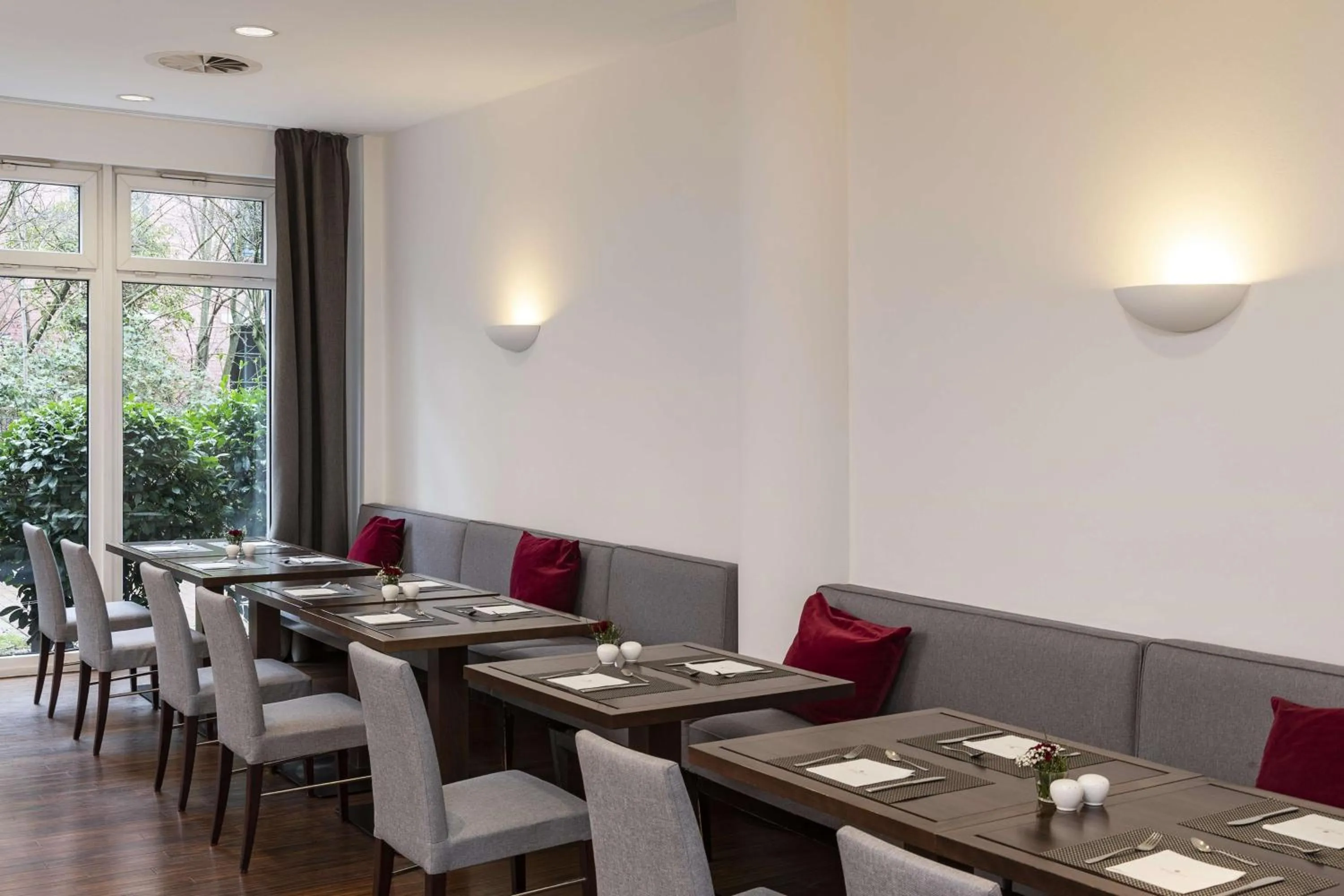 Breakfast in NH Collection Hamburg City