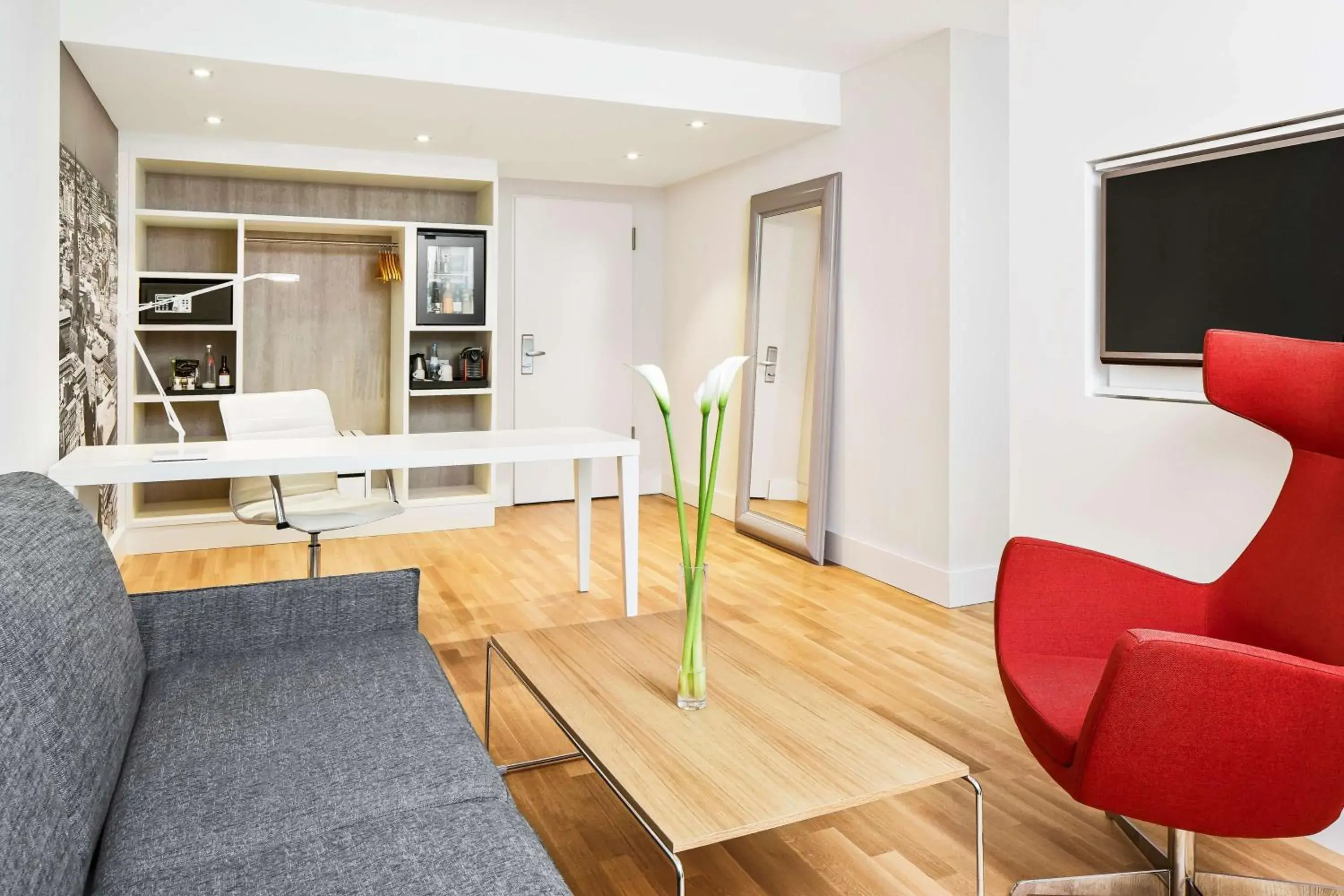 Photo of the whole room in NH Collection Hamburg City Photo of the whole room in NH Collection Hamburg City