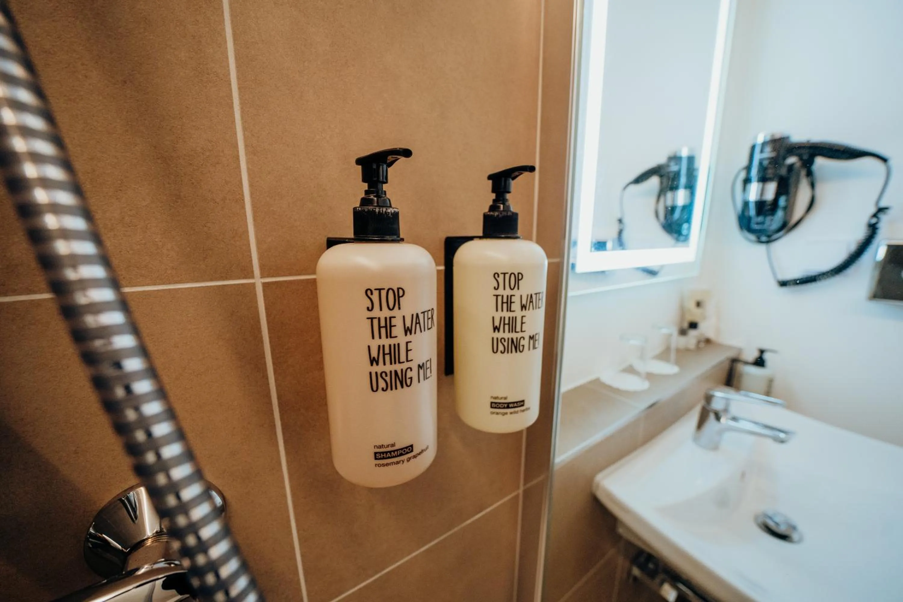 Bathroom in guestified BARBAROSSA Hotel