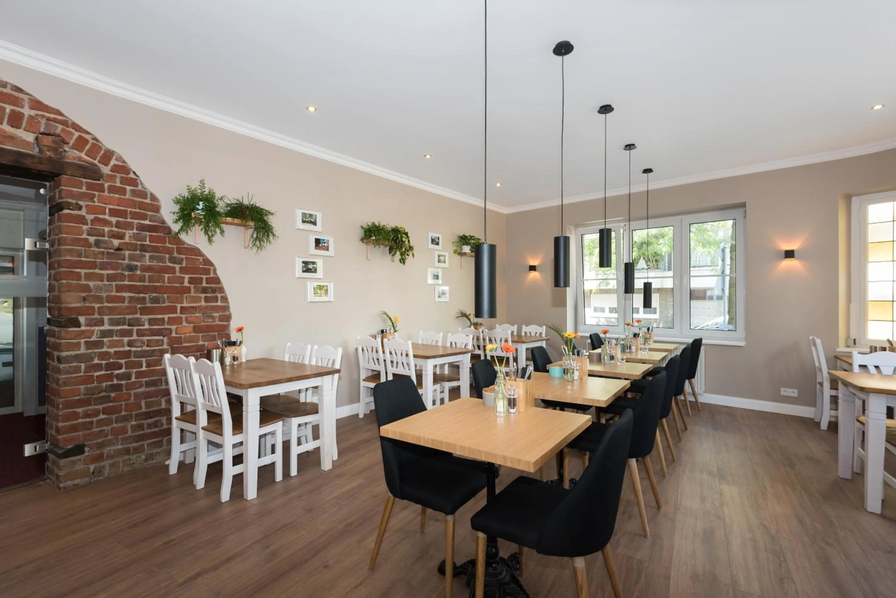 Restaurant/places to eat in guestified BARBAROSSA Hotel