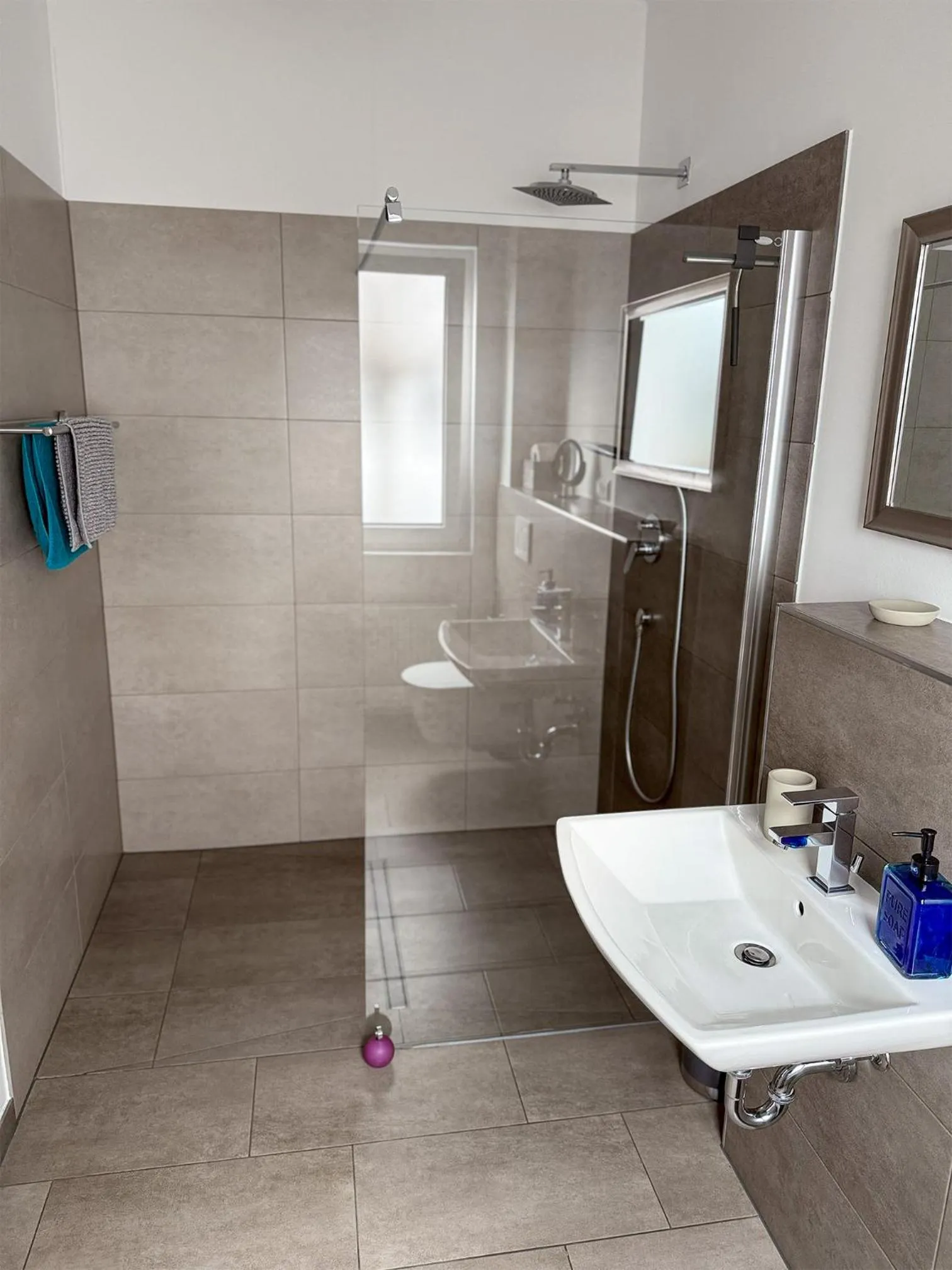 Shower in Gutunterdachgebracht