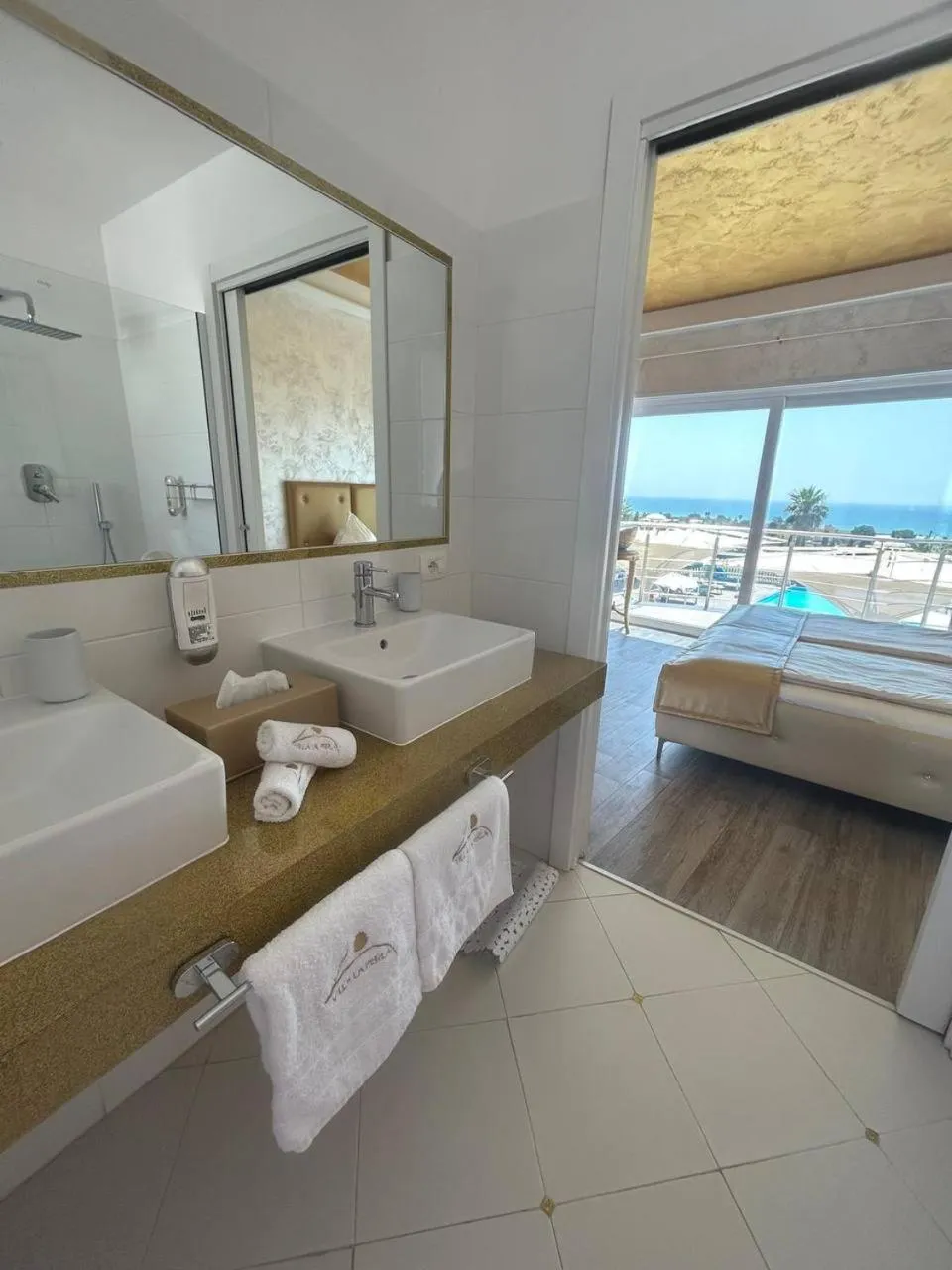 Bed in Villa La Perla