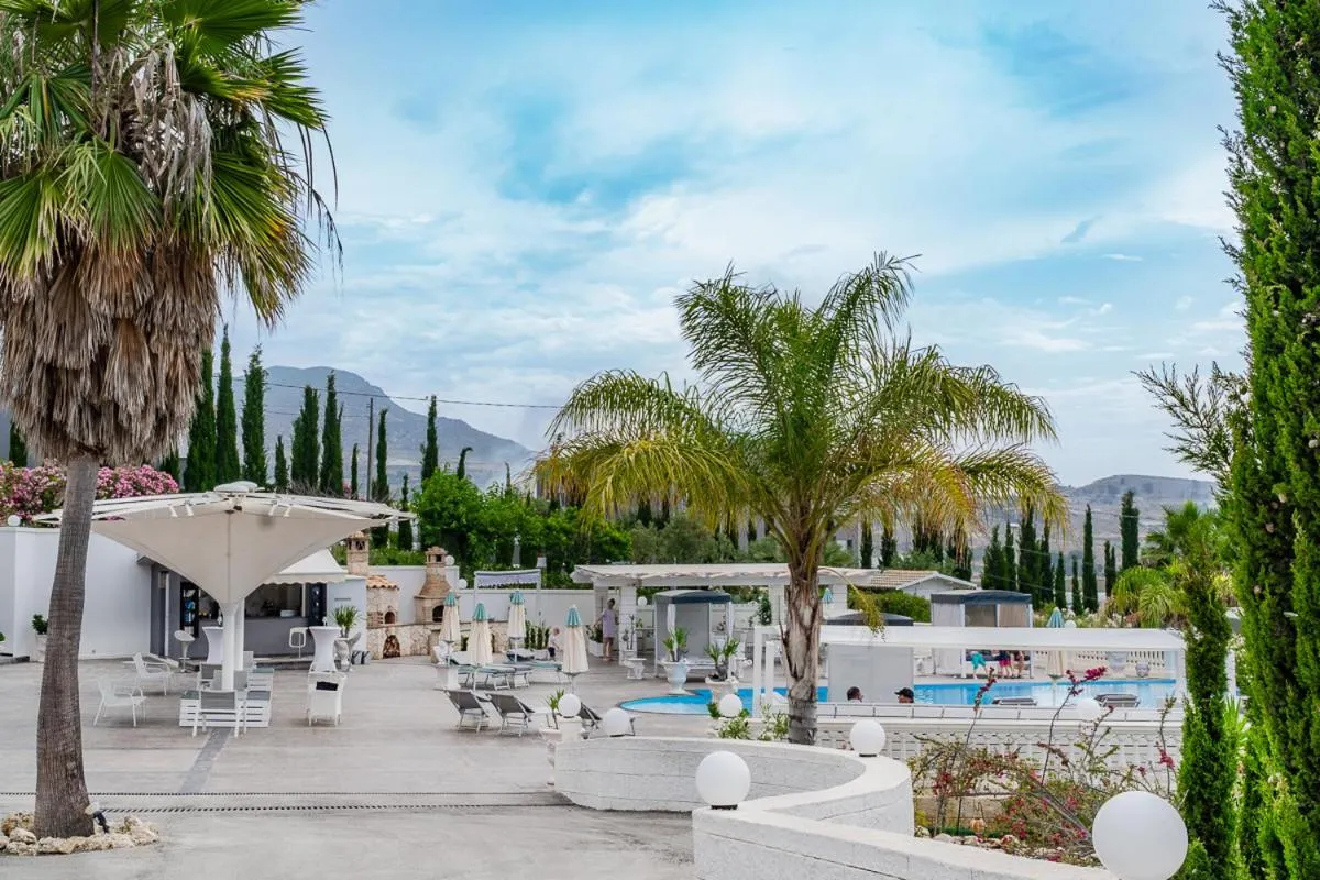 Mountain view in Villa La Perla