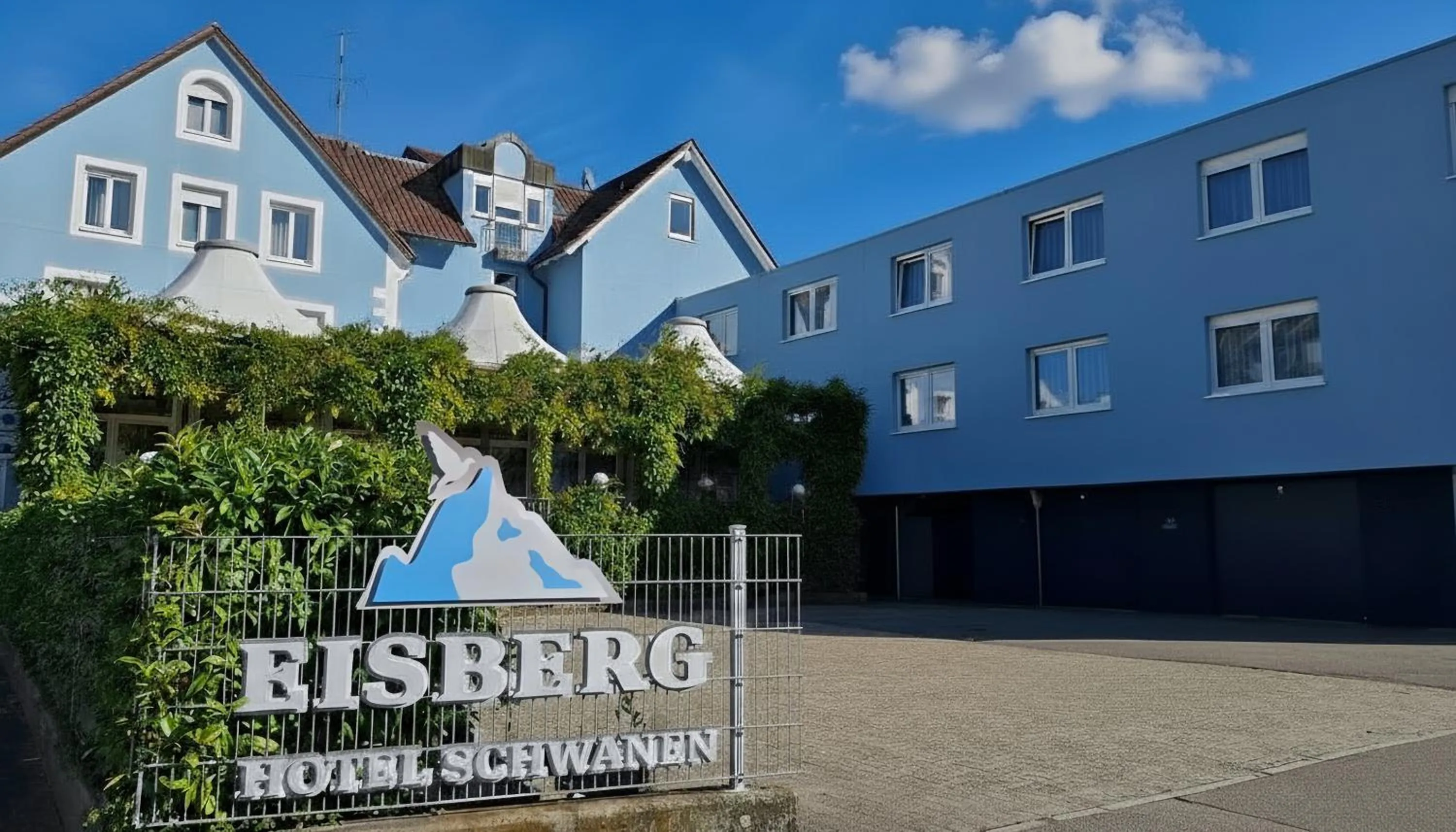 Property building in Eisberg Hotel Schwanen