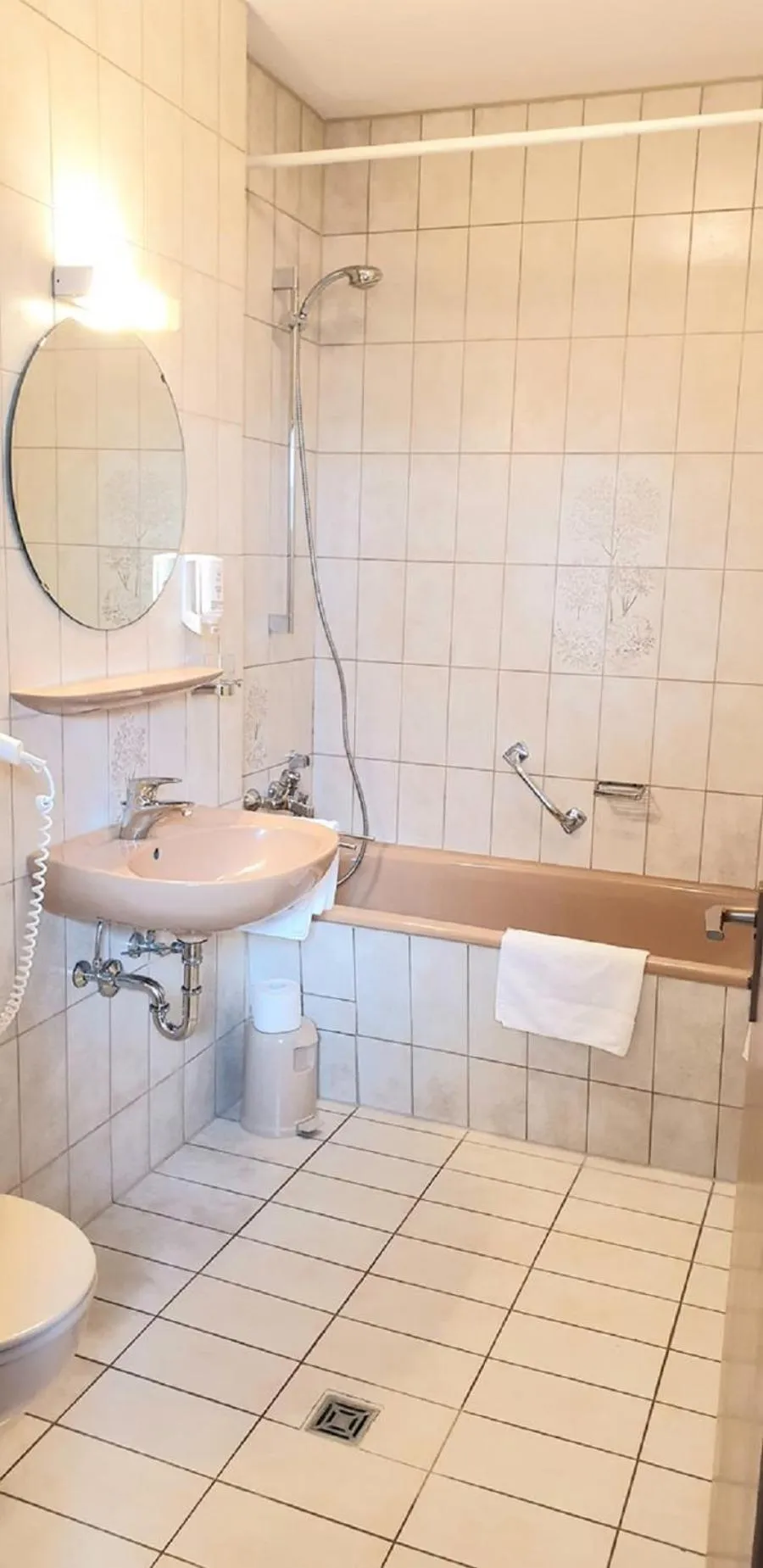 Photo of the whole room in LILTON Hotel Stuttgart-Zuffenhausen