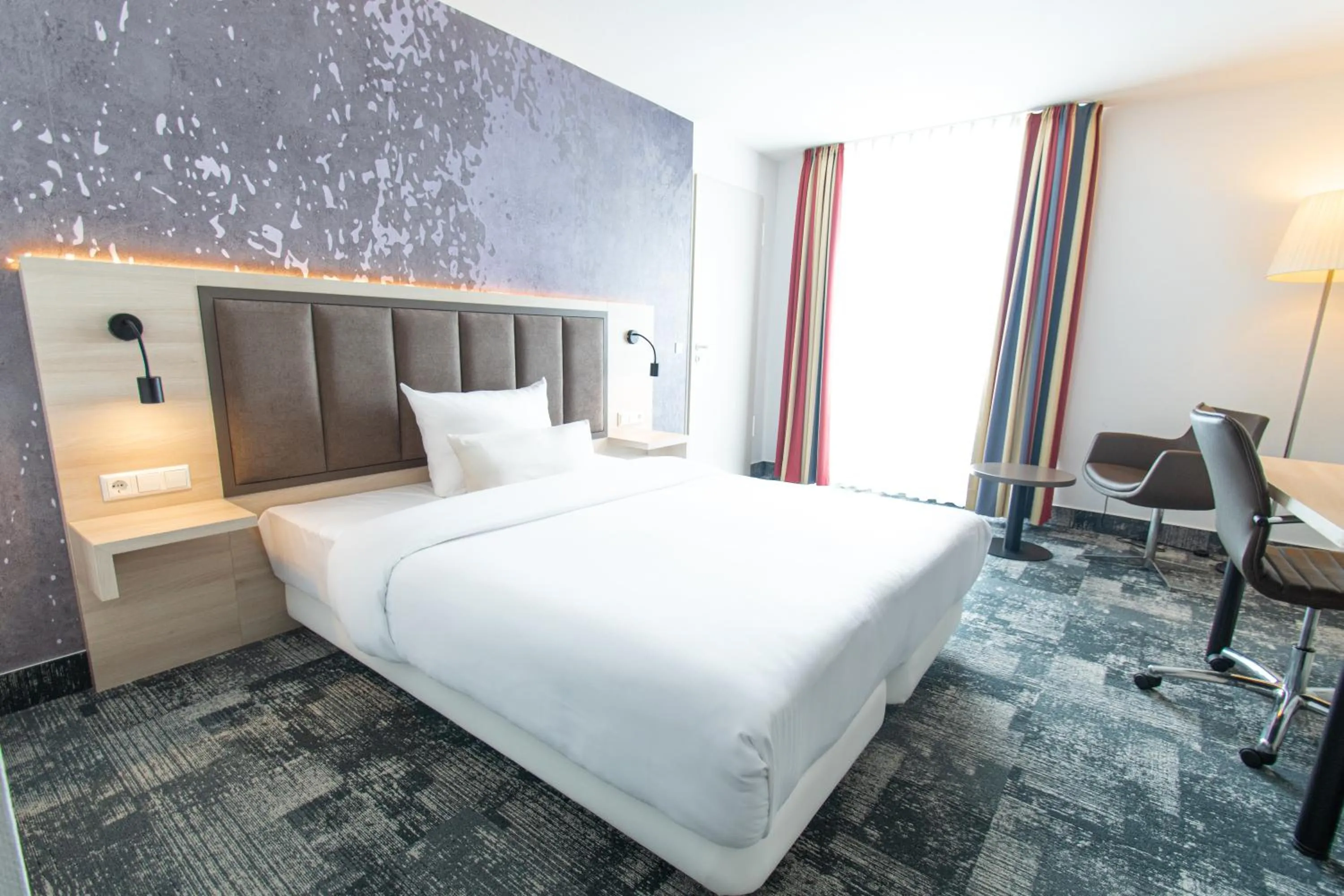 Bedroom, Bed in Taste Hotel Heidenheim