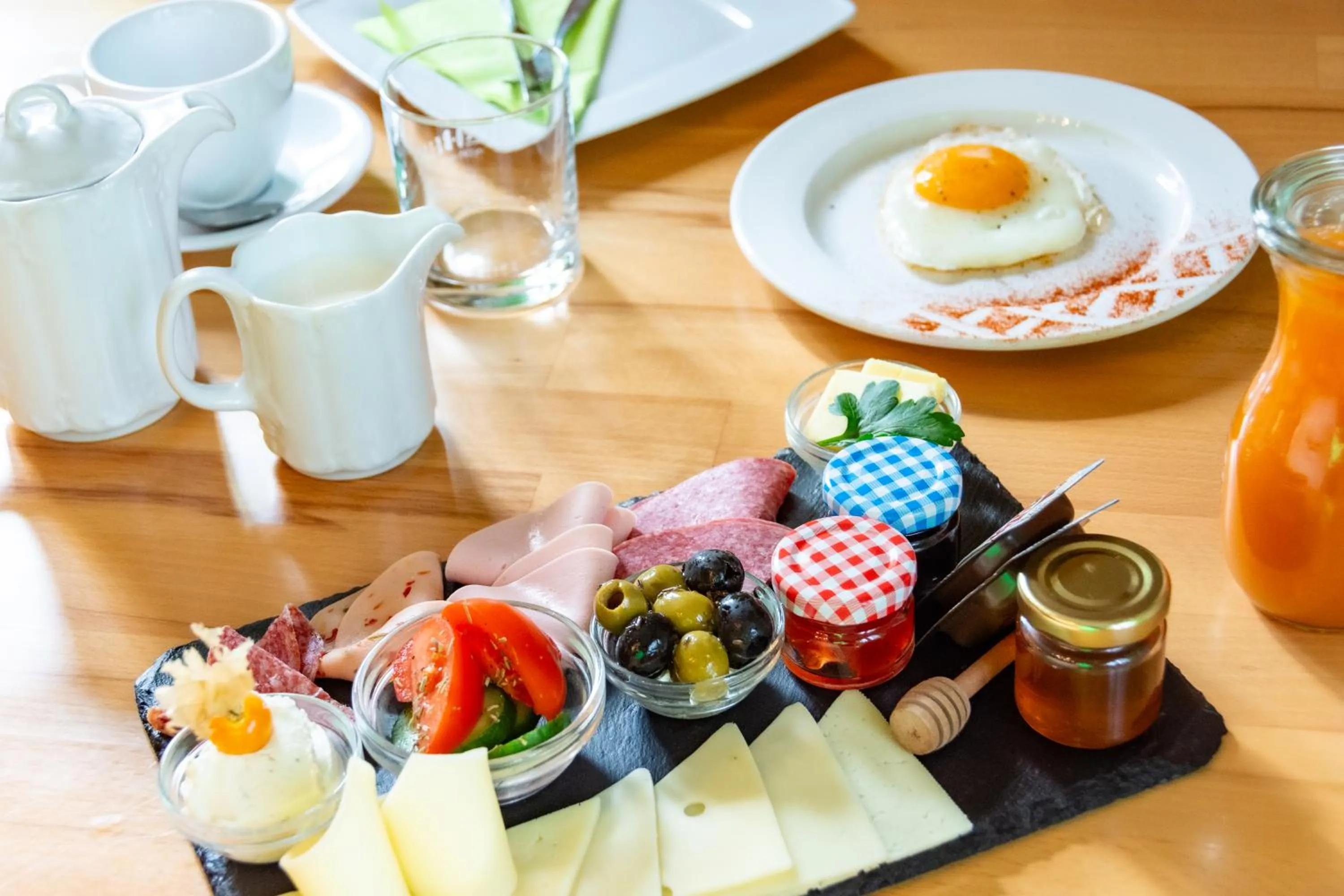 Breakfast in Hotel-Cocco-Bello in der Villa Foret
