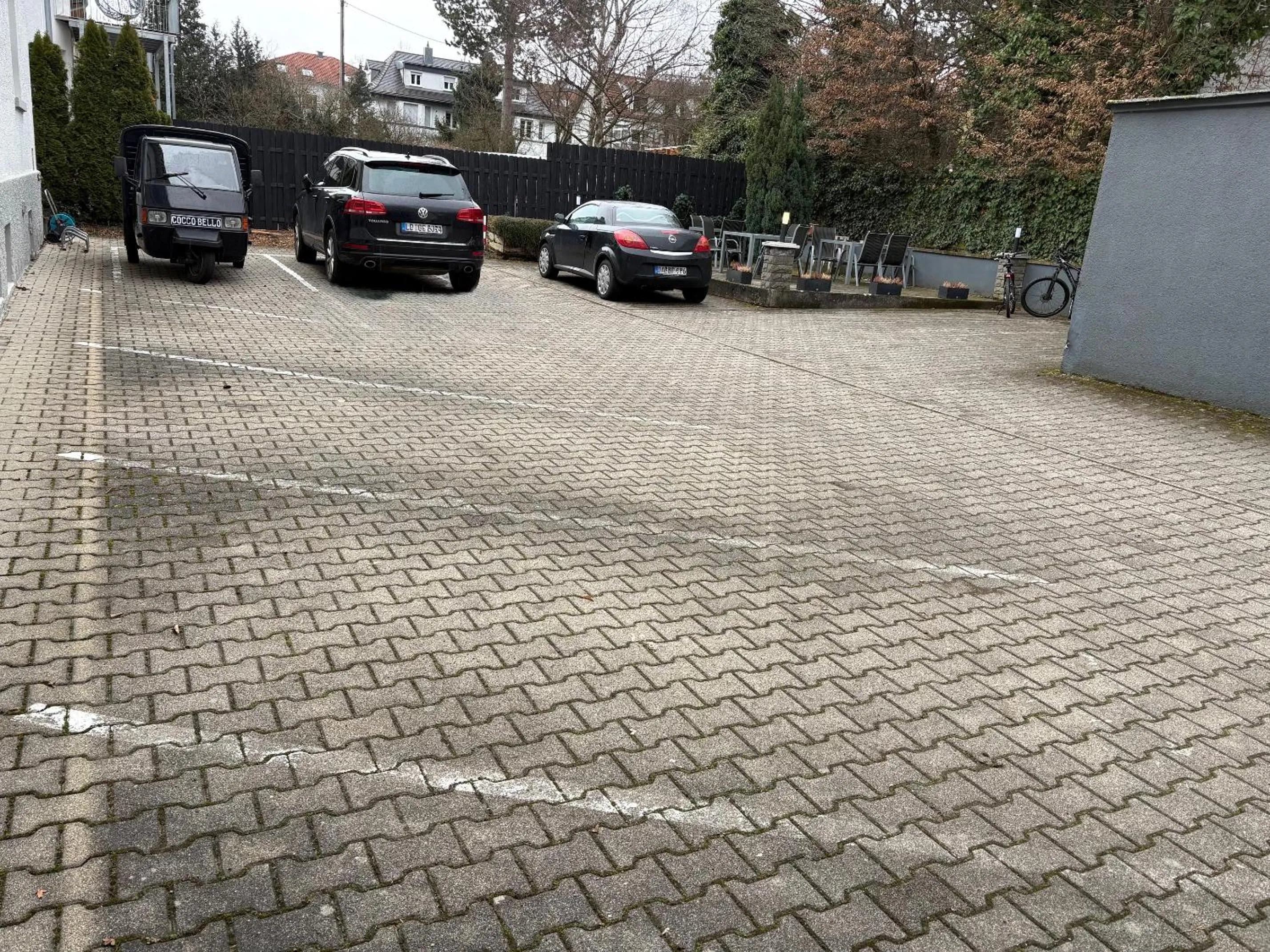 Parking in Cocco-Bello Smart Check-in Hotel