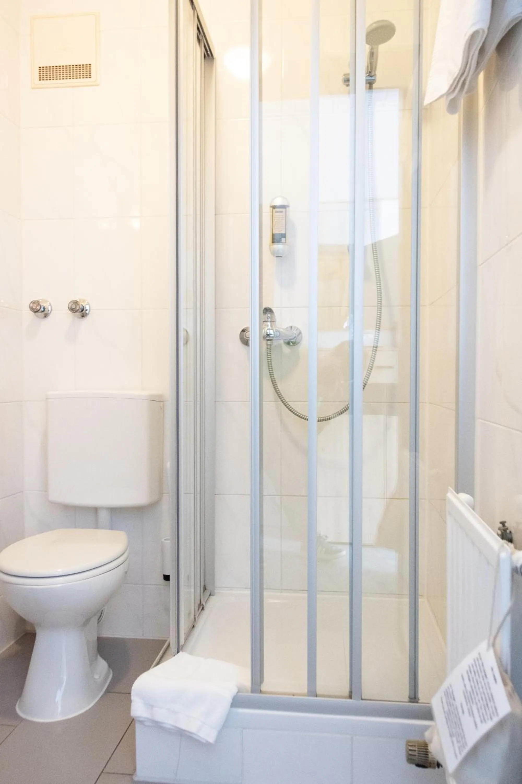 Shower in Hotel-Cocco-Bello in der Villa Foret