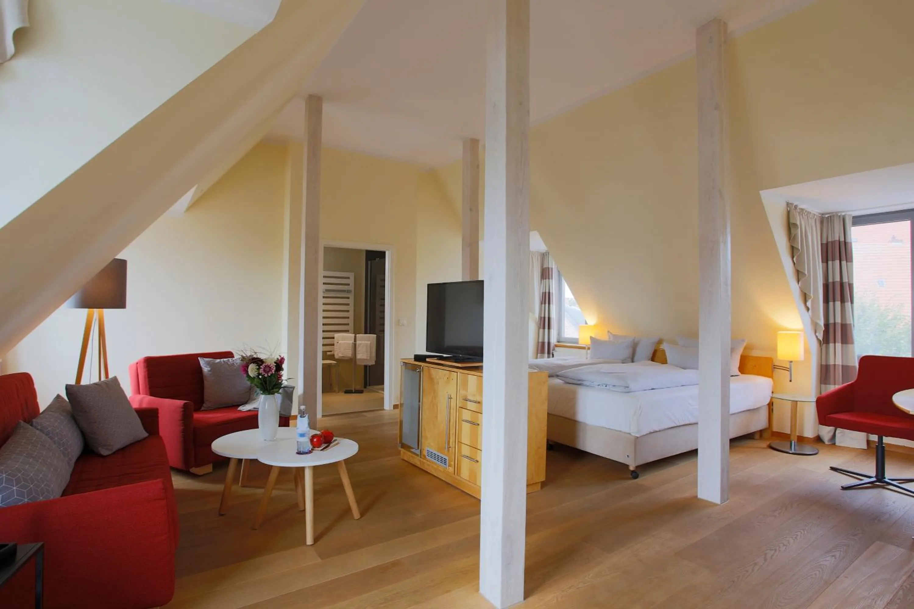 Photo of the whole room, Bed in Hotel Kleines Meer