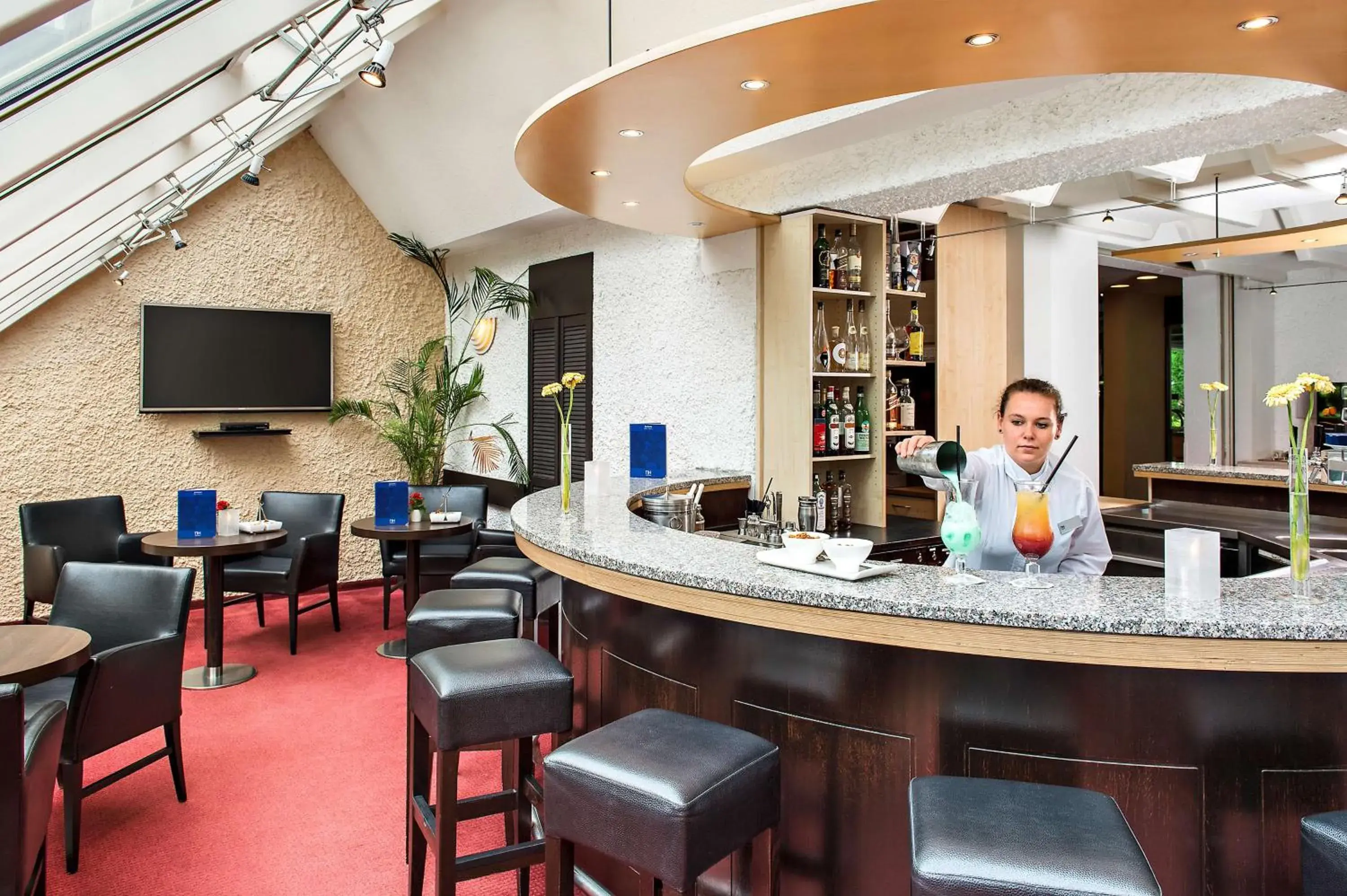 Lounge or bar in NH Hirschberg Heidelberg Lounge or bar in NH Hirschberg Heidelberg