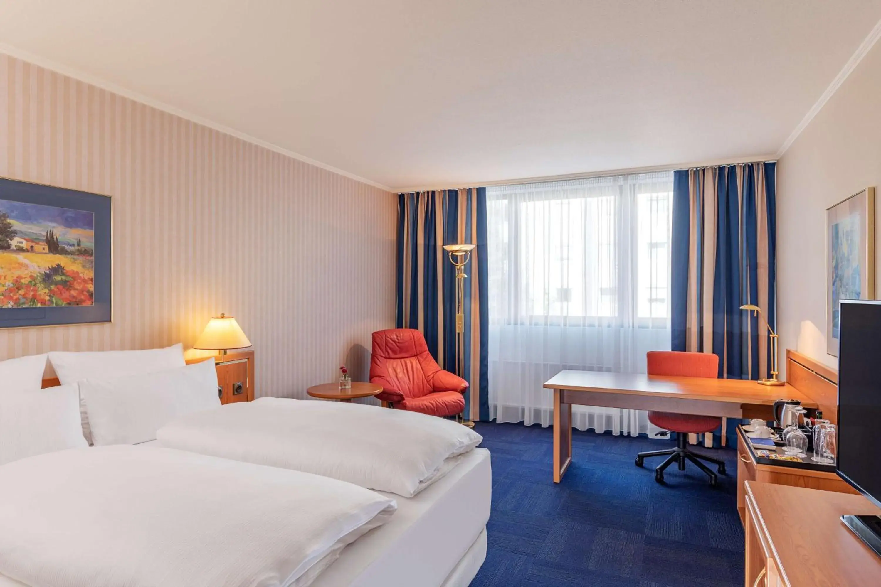 Photo of the whole room, Bed in NH Ingolstadt Photo of the whole room, Bed in NH Ingolstadt