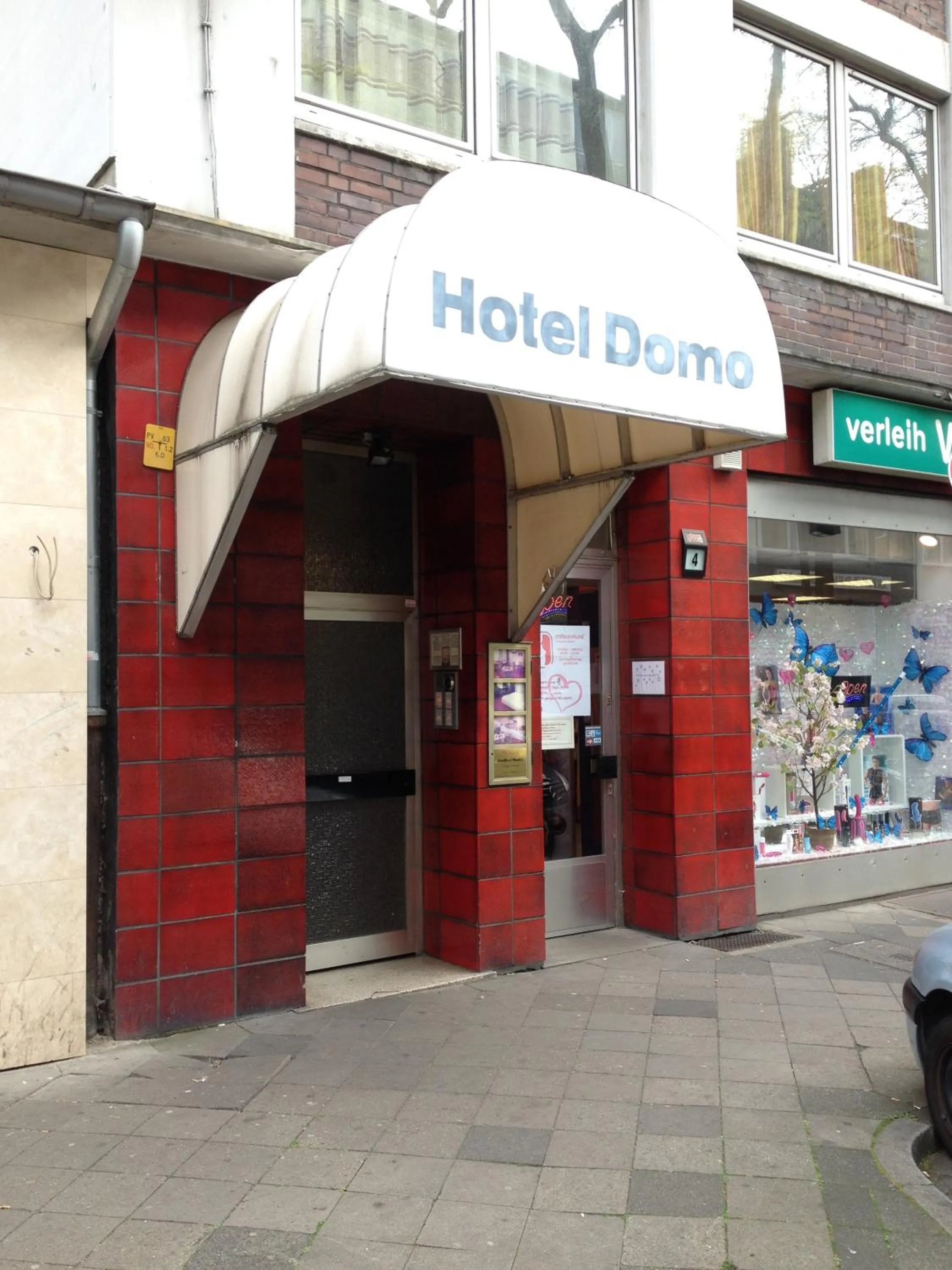 Facade/entrance in Domo Hotel Mondial