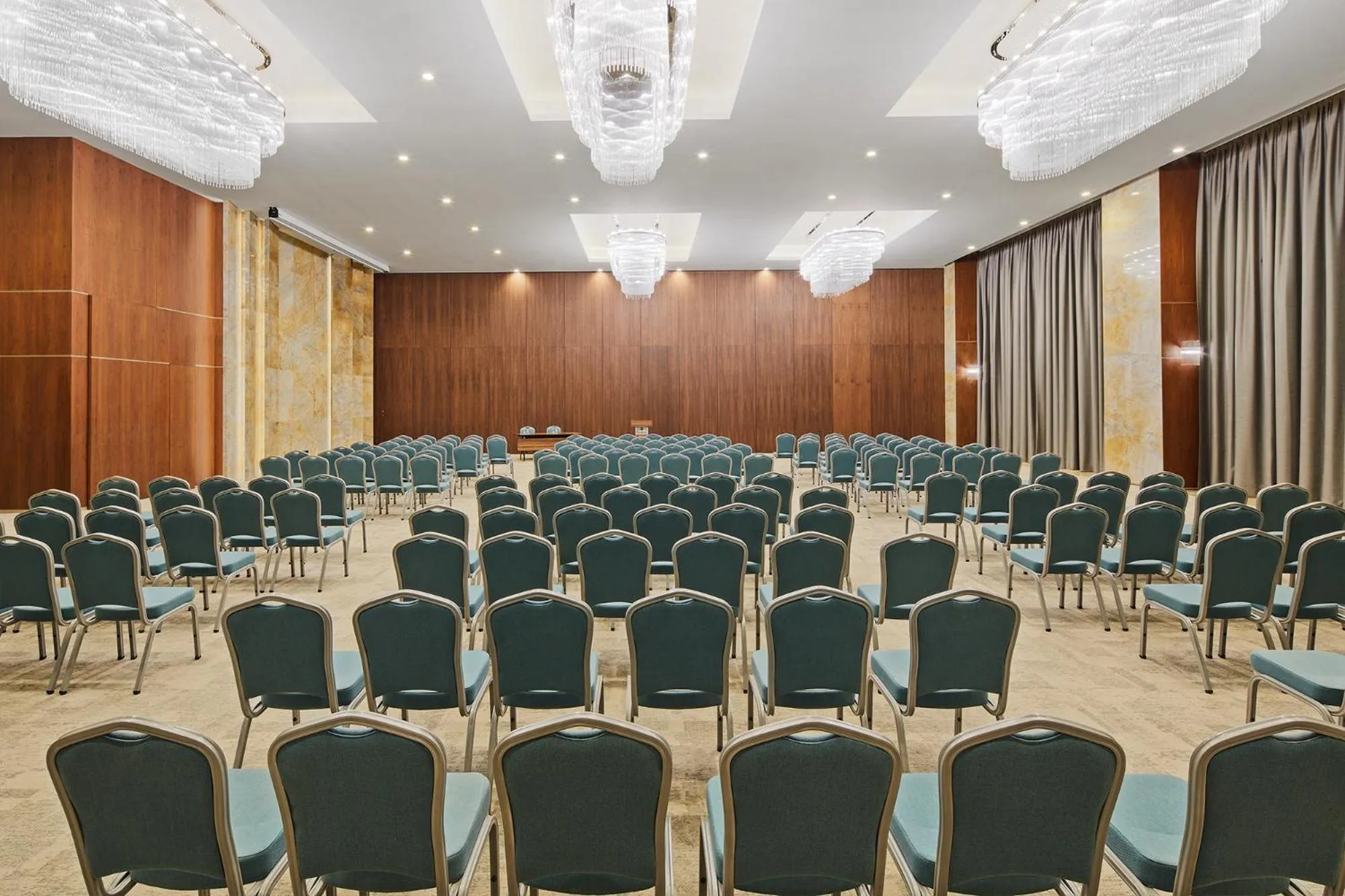 Business facilities in Ricosta Hotel