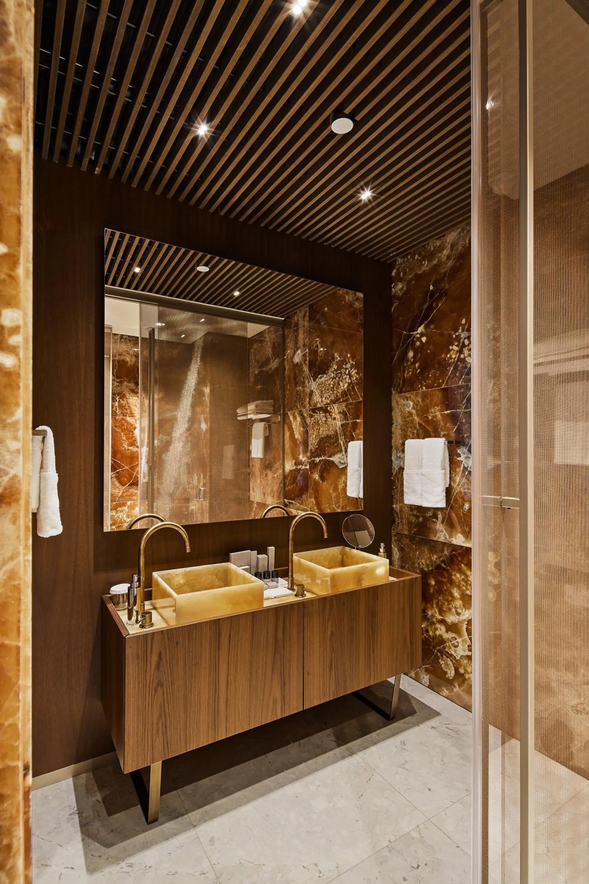 Toilet in Ricosta Hotel