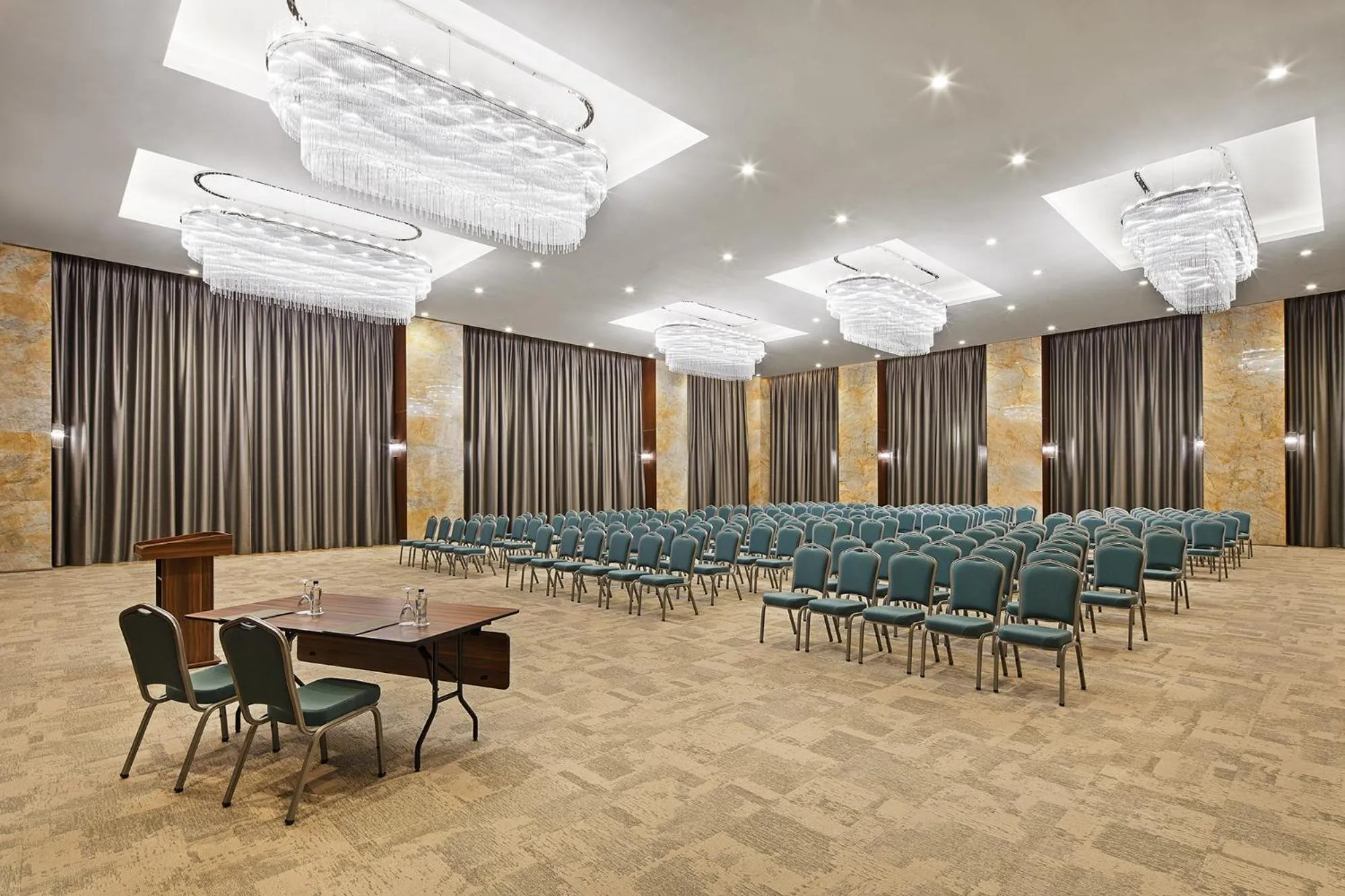 Business facilities in Ricosta Hotel