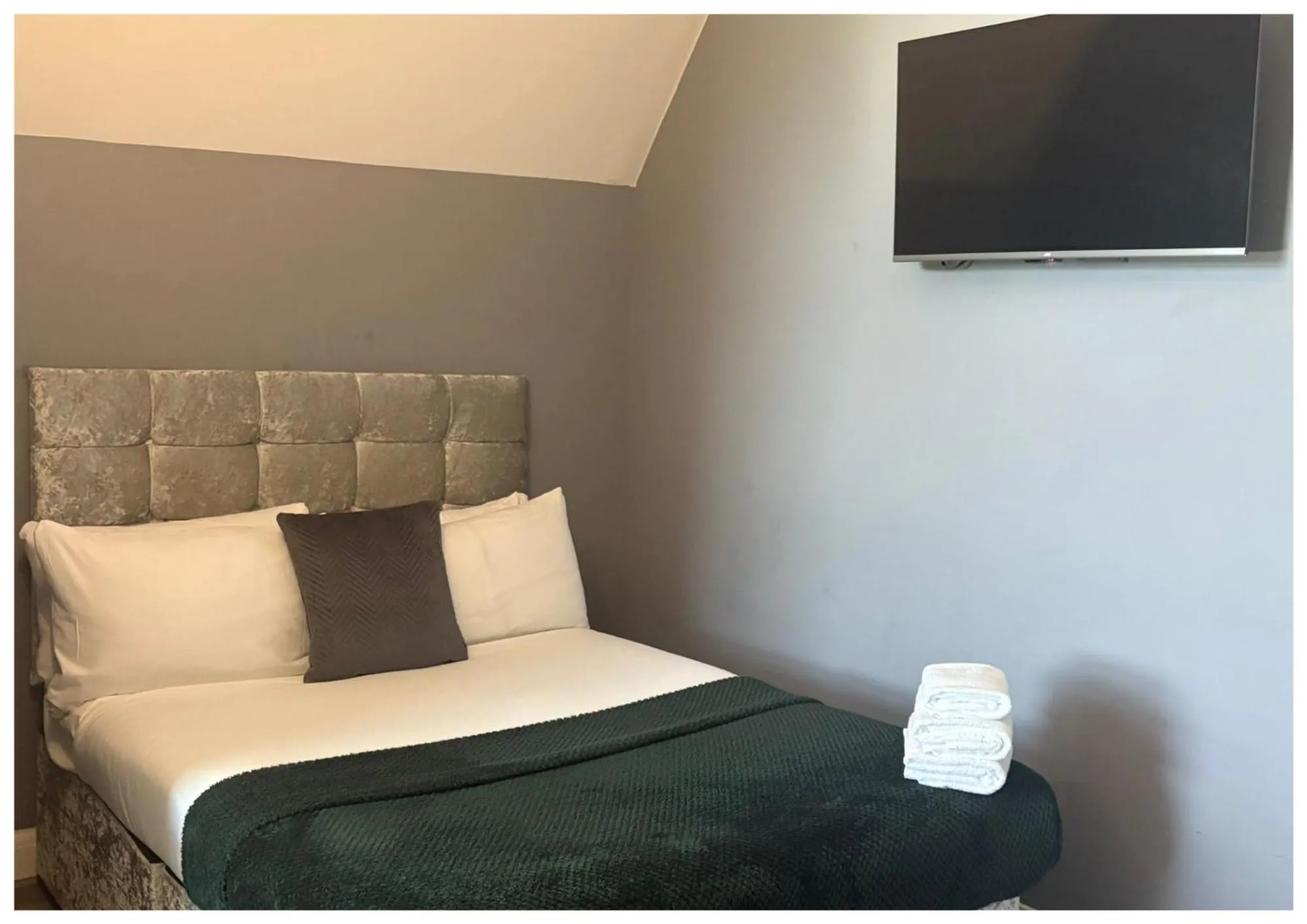 Bed in Hotel Anfield