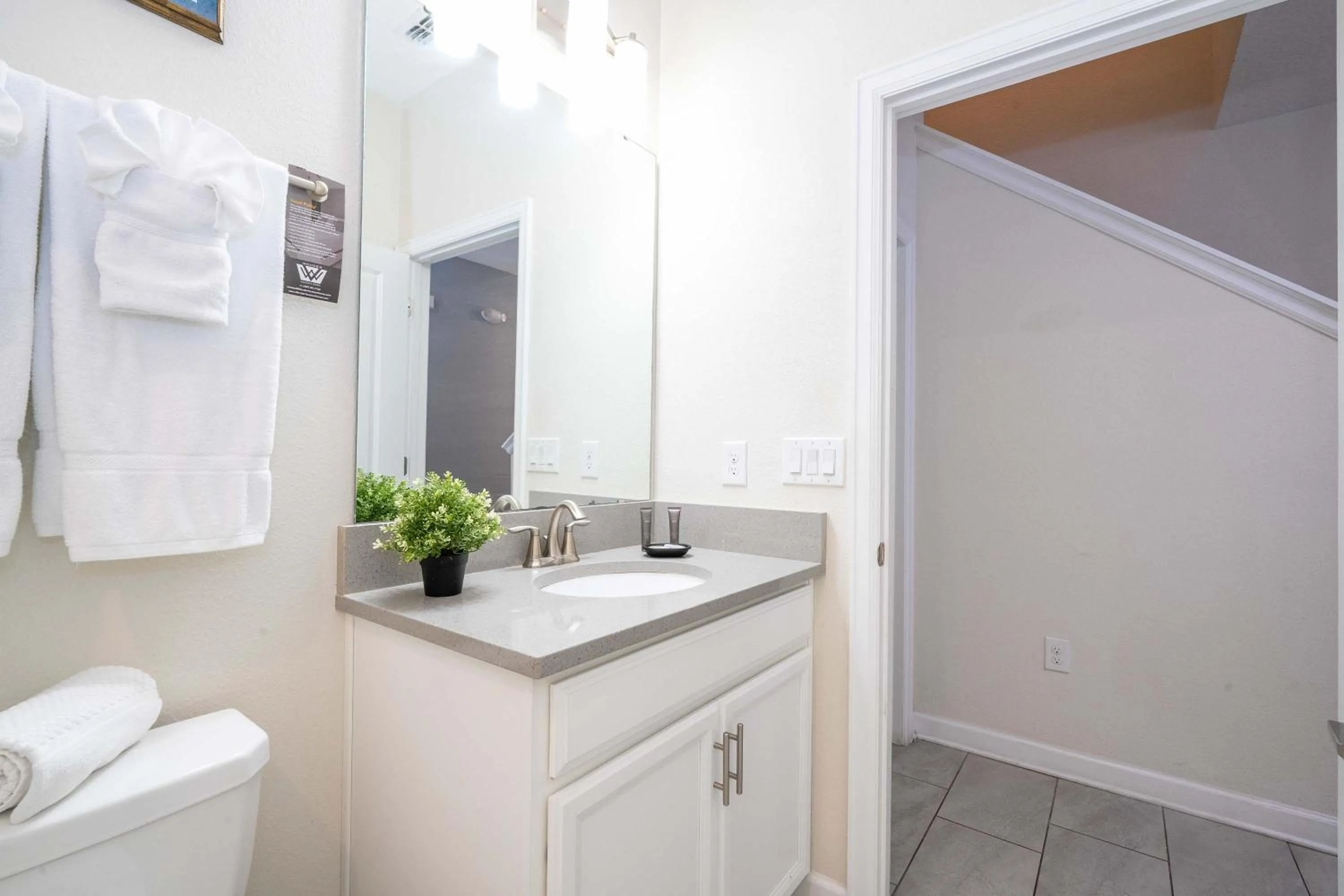 Gorgeous Four Bd w/ Pool close to Disney 5035