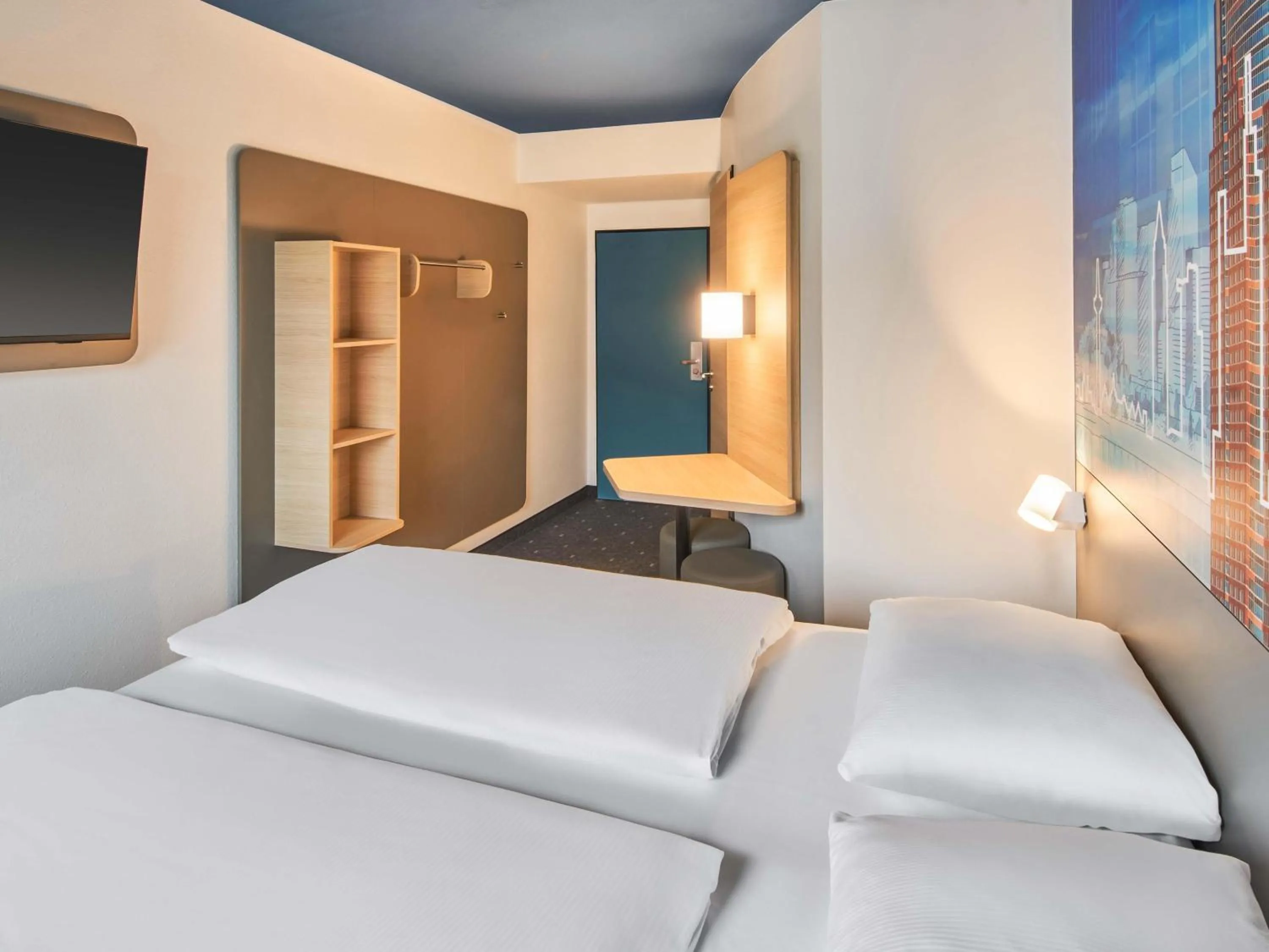 Photo of the whole room, Bed in B&B Hotel Frankfurt-Messe