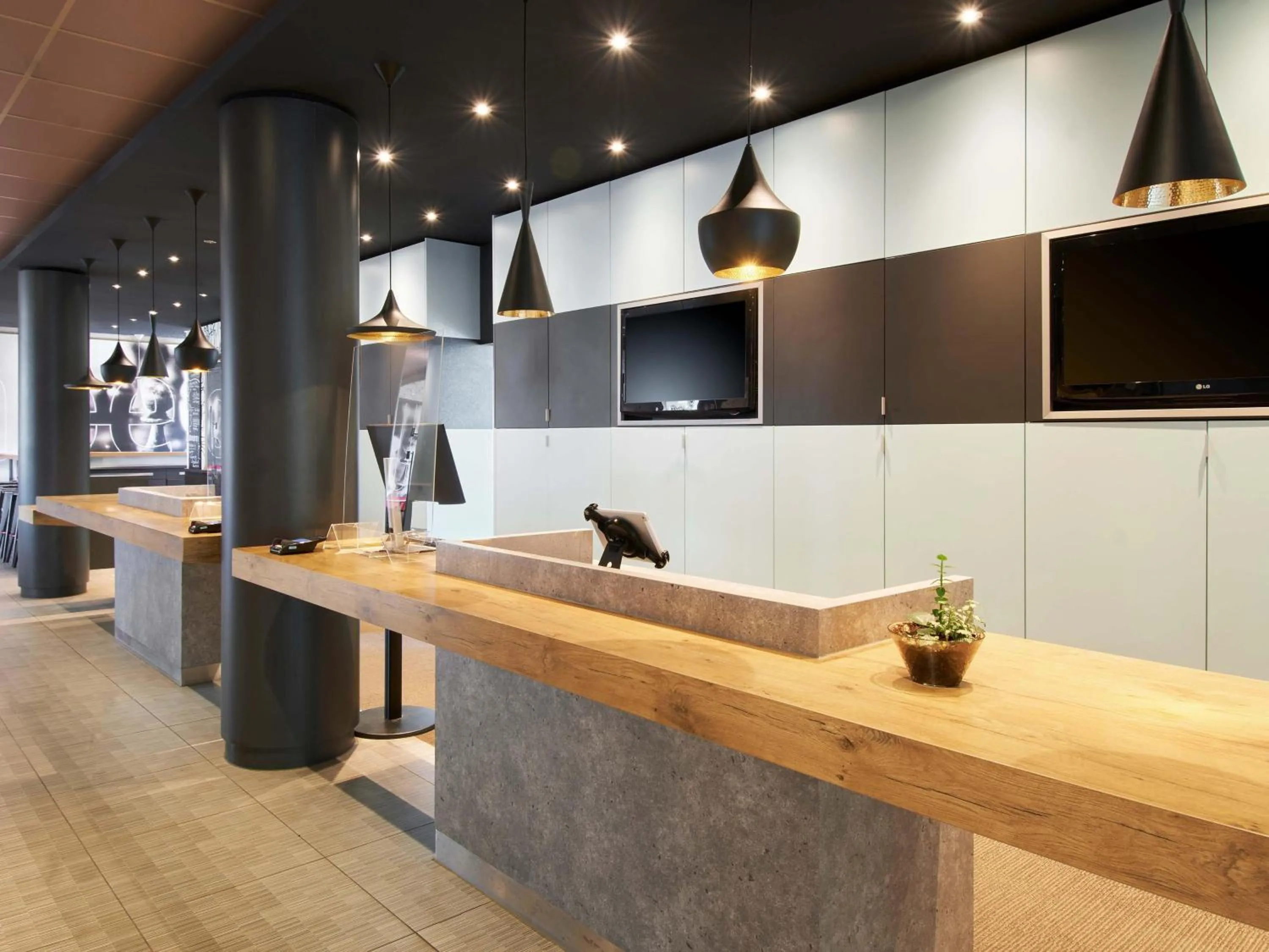 Lobby or reception in B&B Hotel Frankfurt-Messe