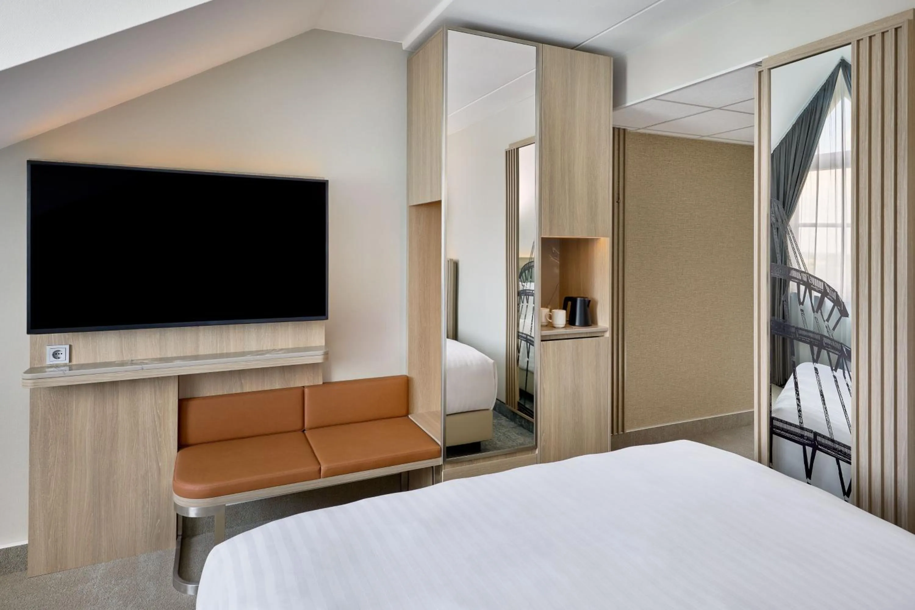 Photo of the whole room, Bed in Courtyard by Marriott Magdeburg