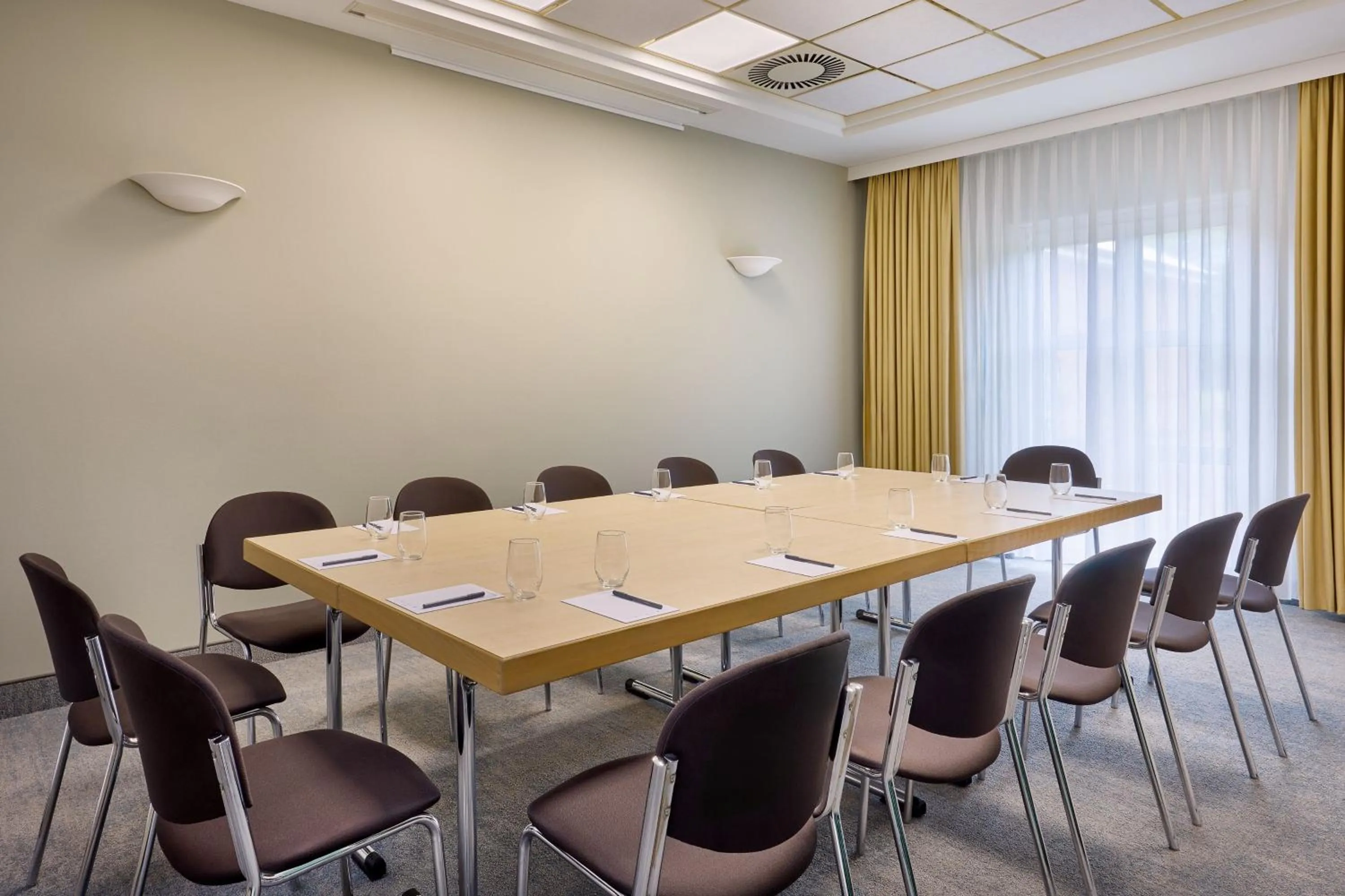 Meeting/conference room in Courtyard by Marriott Magdeburg