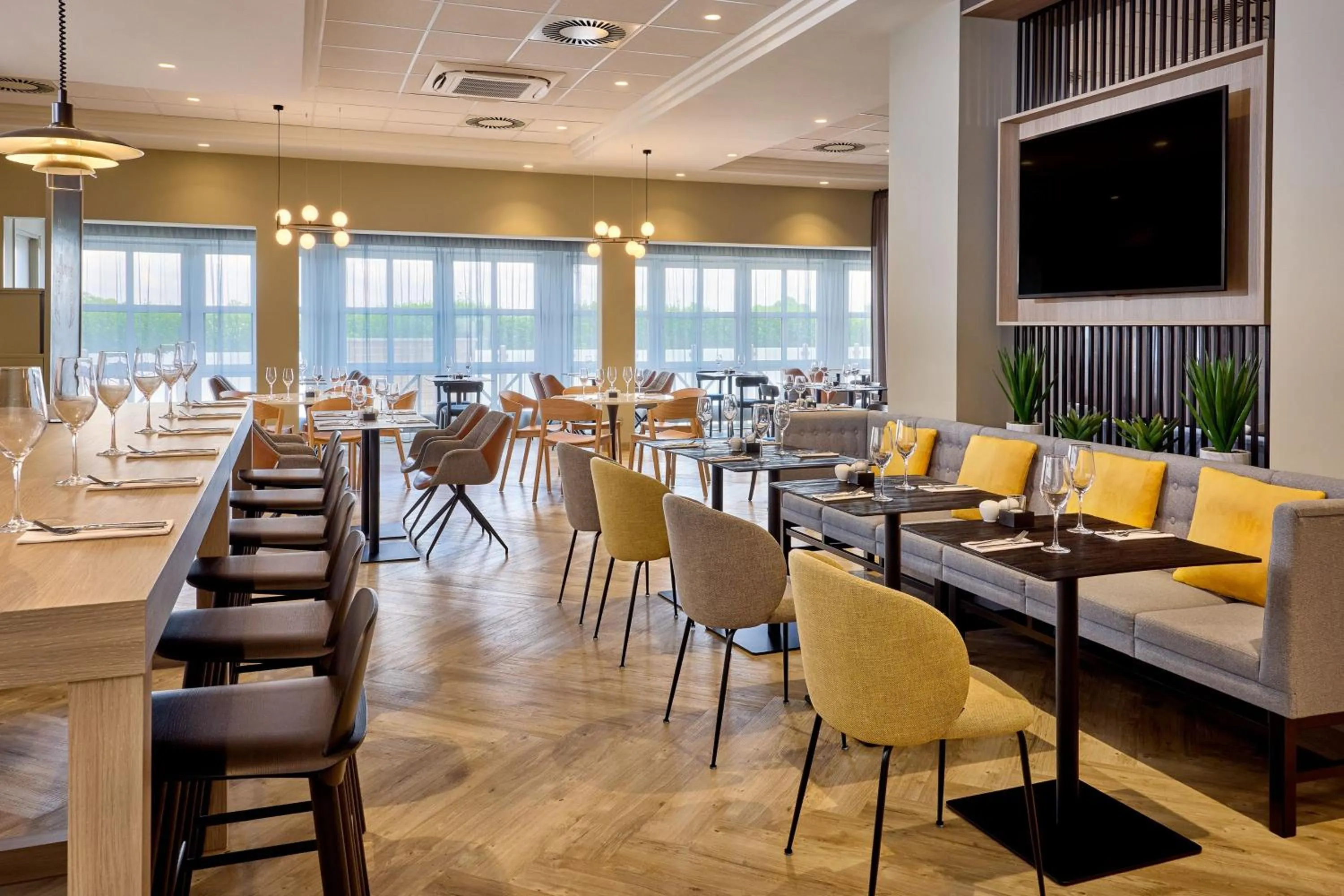 Restaurant/places to eat in Courtyard by Marriott Magdeburg