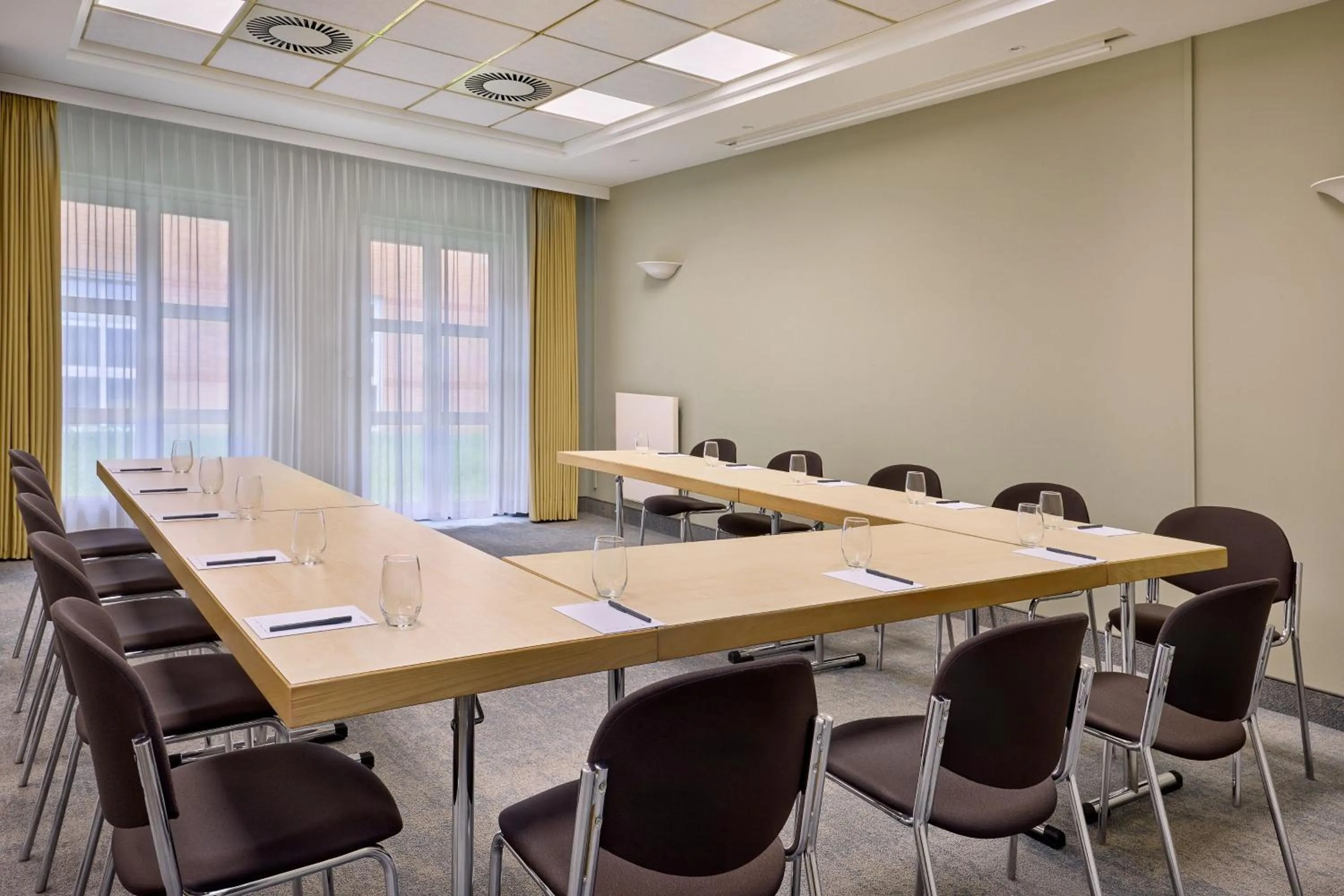 Meeting/conference room in Courtyard by Marriott Magdeburg