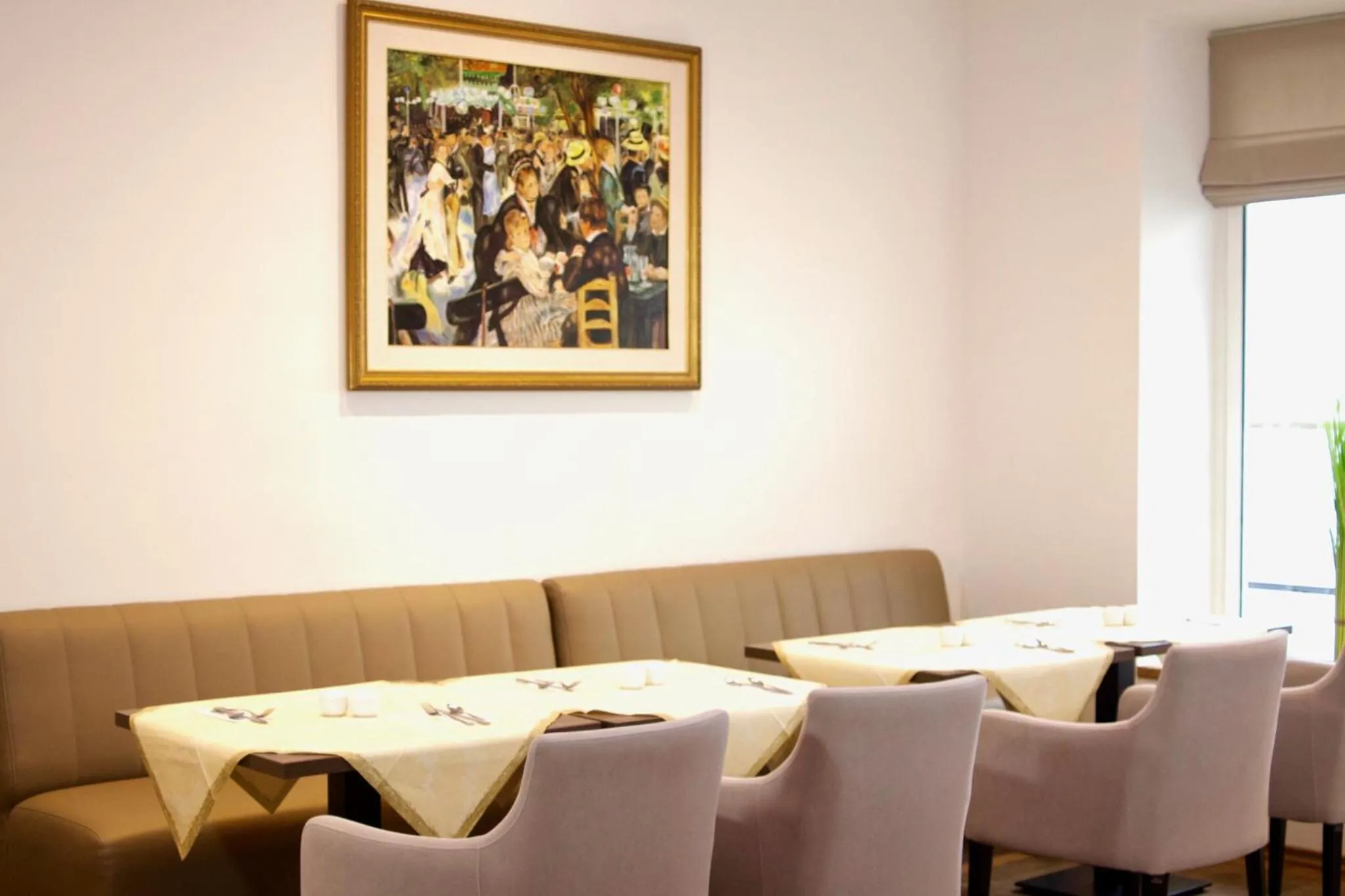 Restaurant/places to eat in Hotel Niederrad
