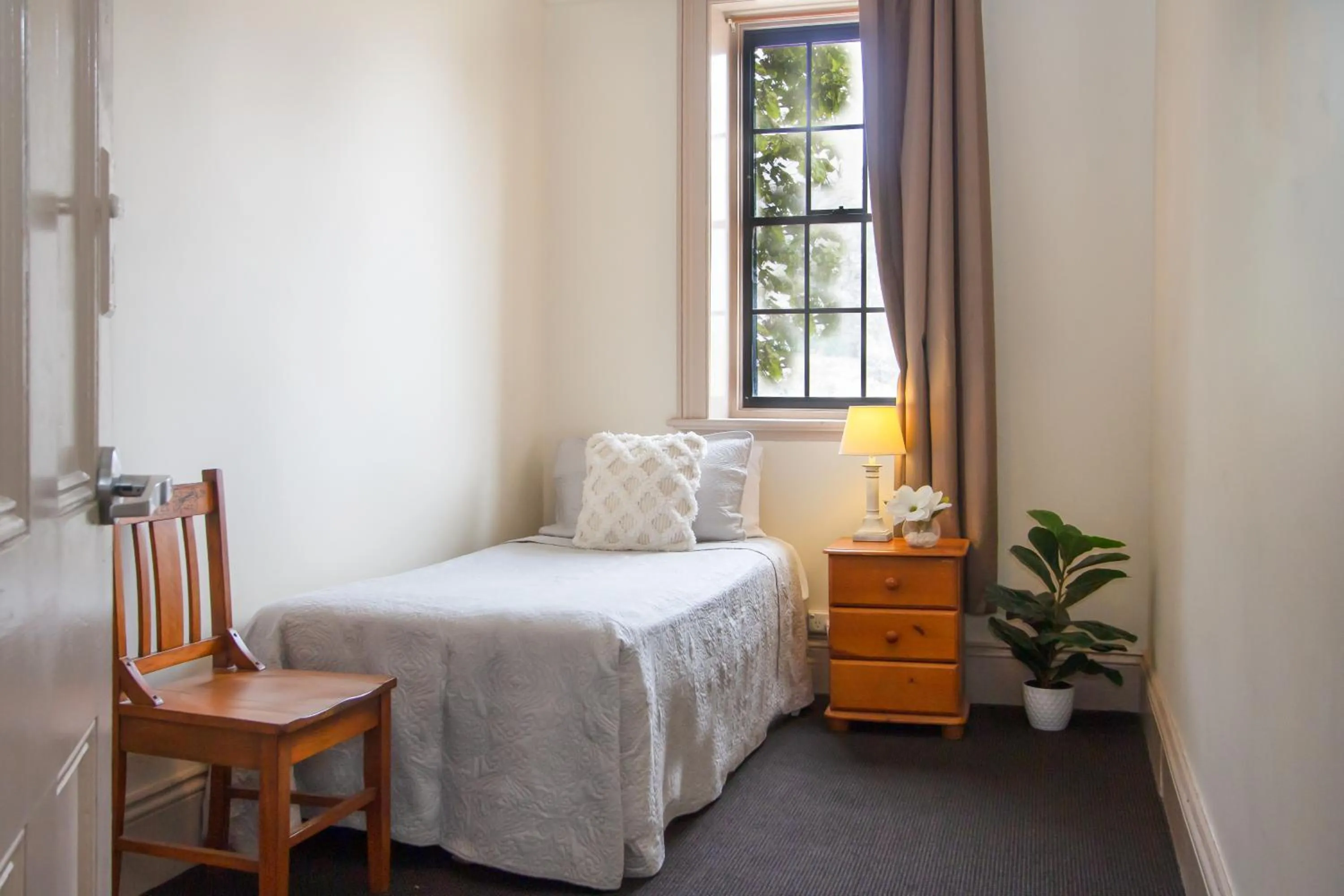 Bed in The Globe Hotel, Rylstone