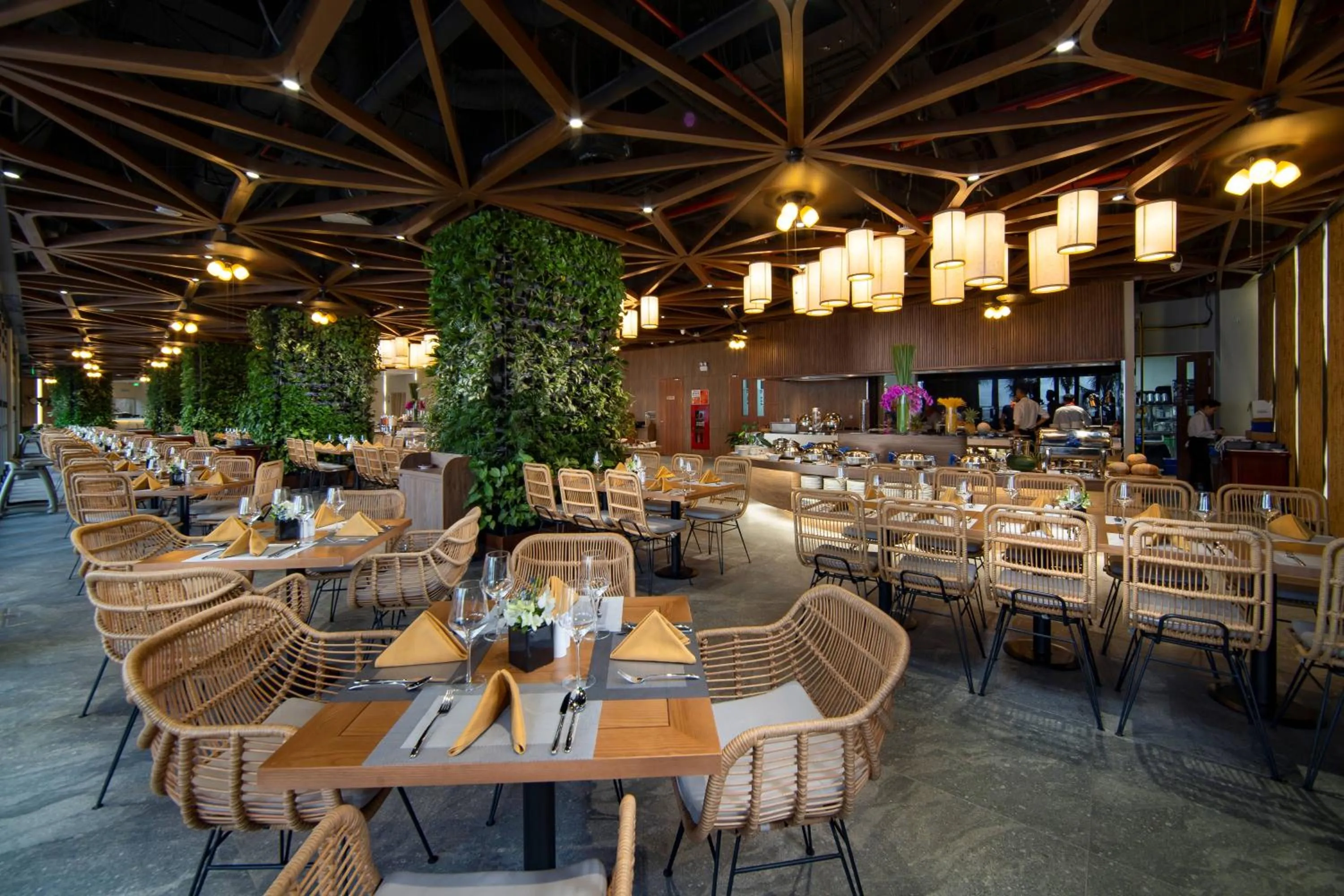 Restaurant/places to eat in Flamingo Cát Bà Resort Managed by Flamingo Hotels & Resorts
