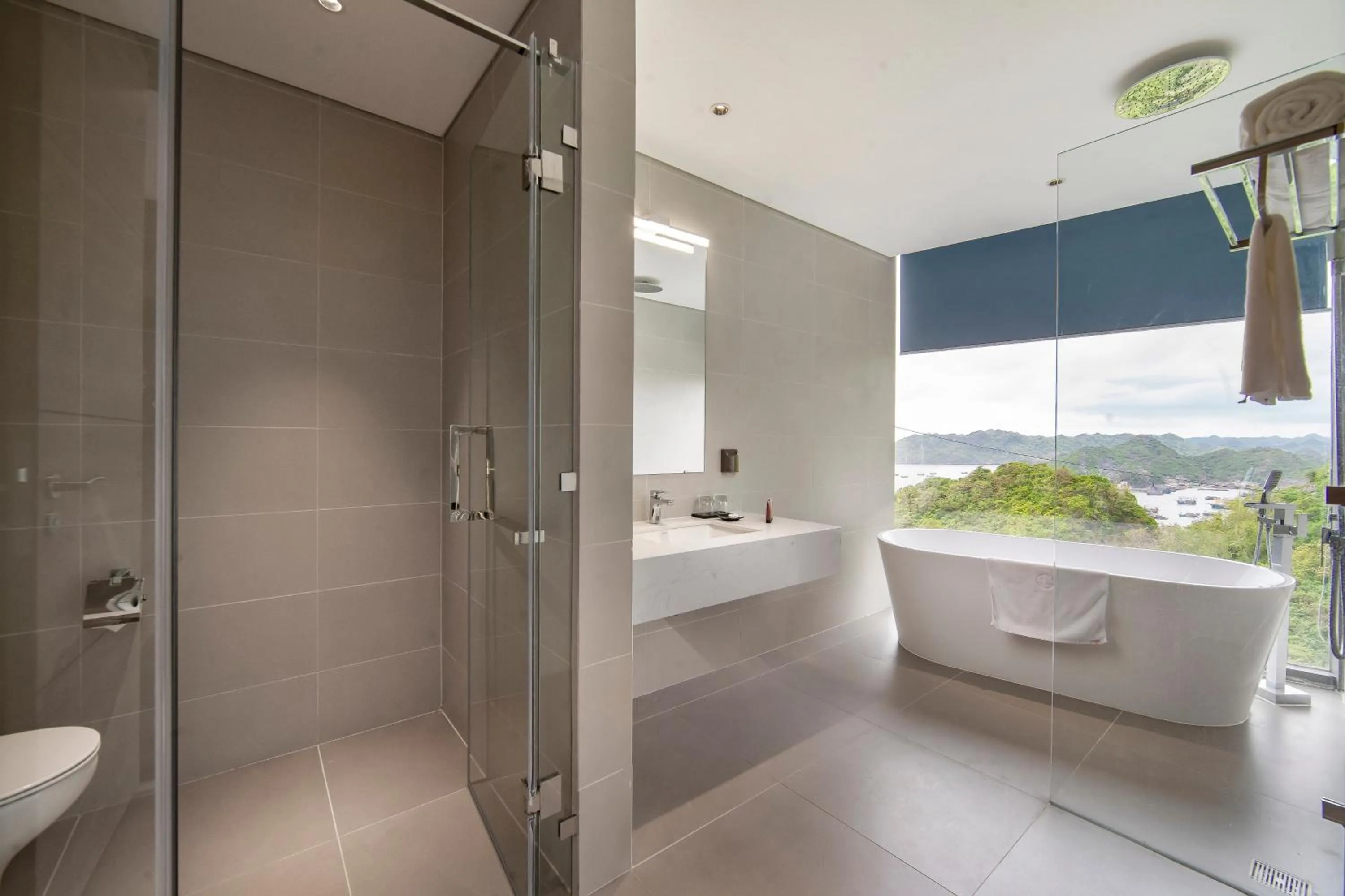 Bath in Flamingo Cát Bà Resort Managed by Flamingo Hotels & Resorts